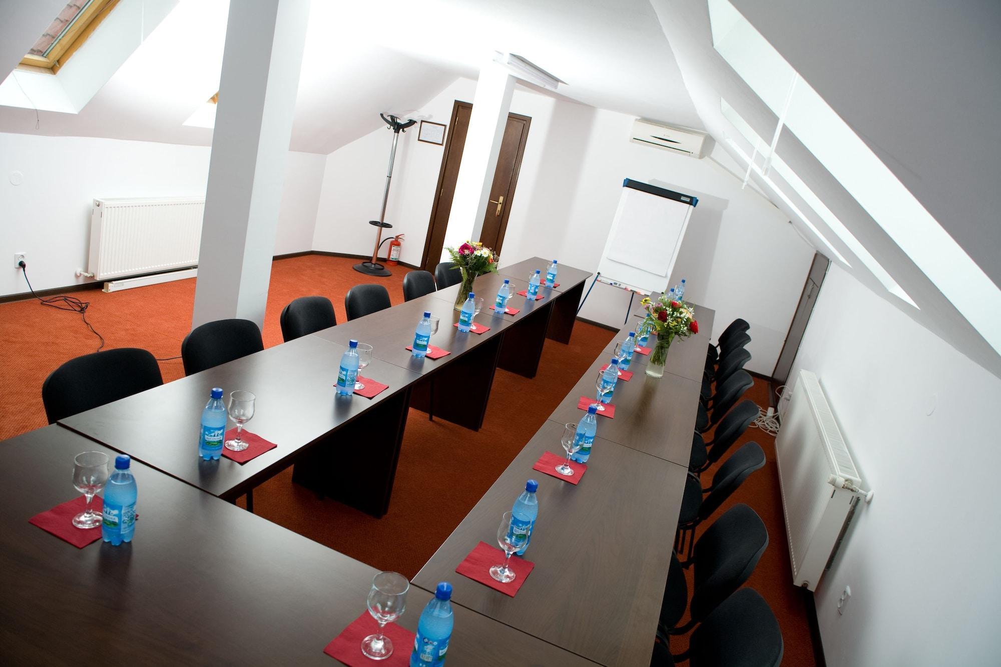 Sala de Reuniones Pensiunea Rubin