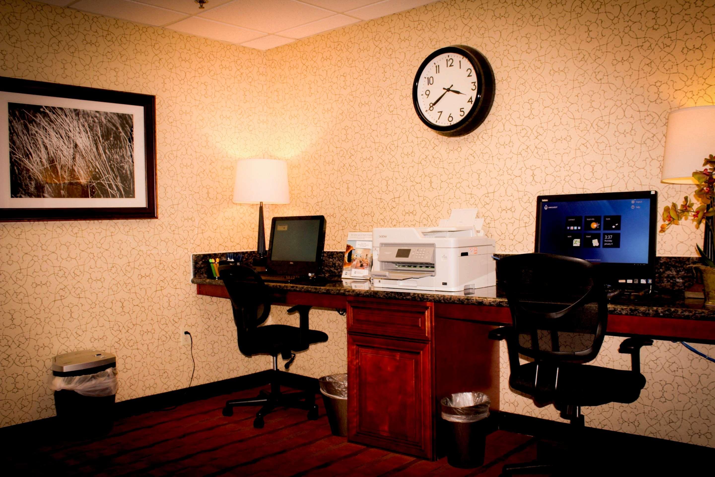 Centro de Negocios Best Western Plus Arrowhead Hotel