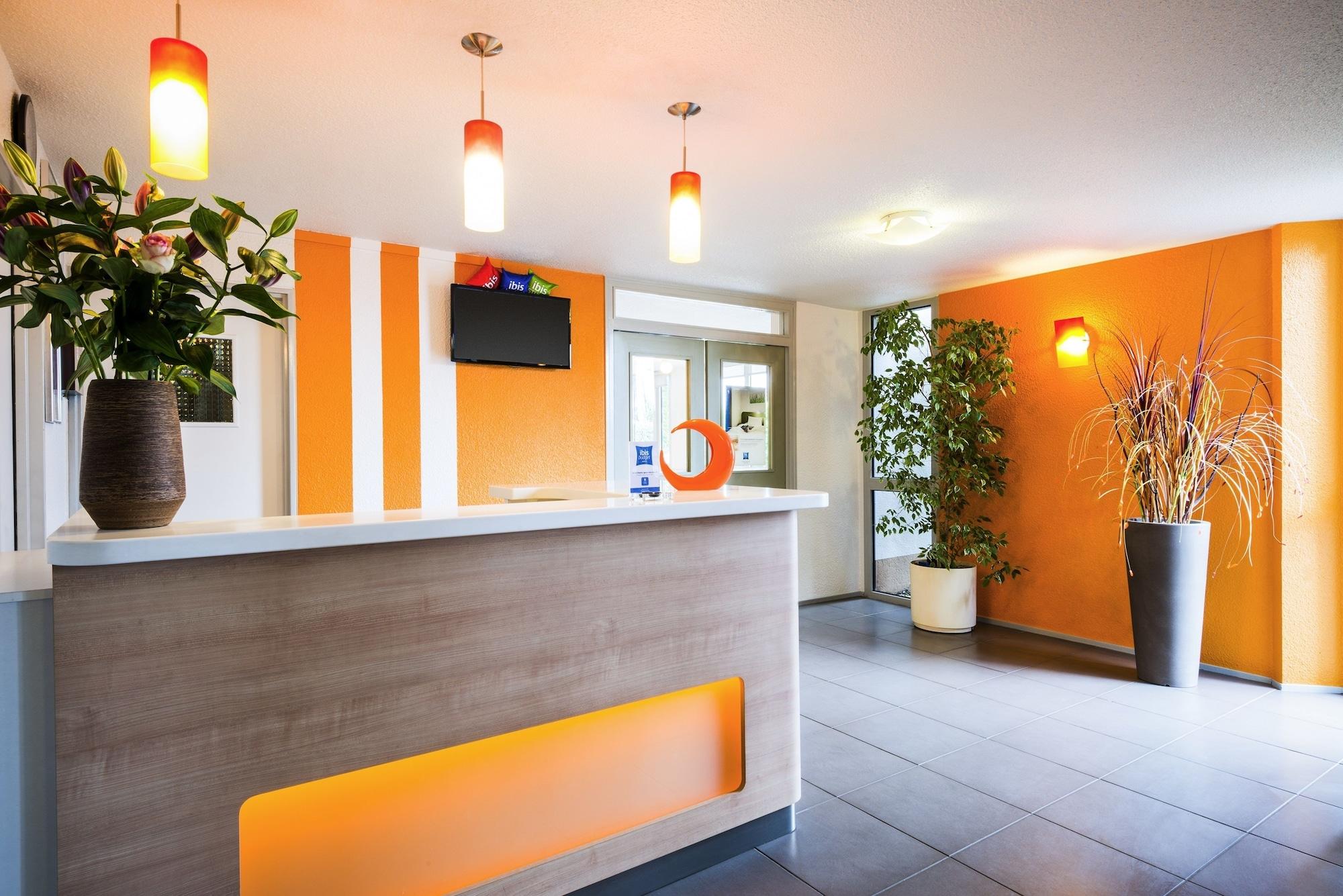 Vista Lobby Ibis Budget Chatellerault