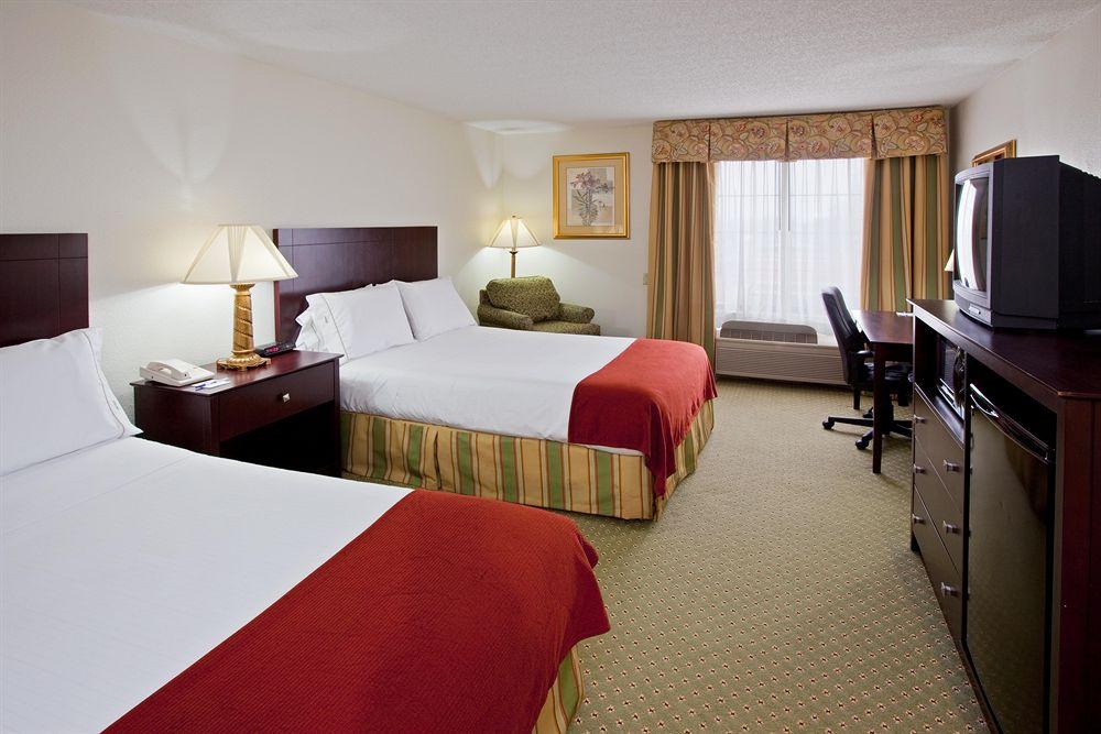 Guest room Holiday Inn Express Washington