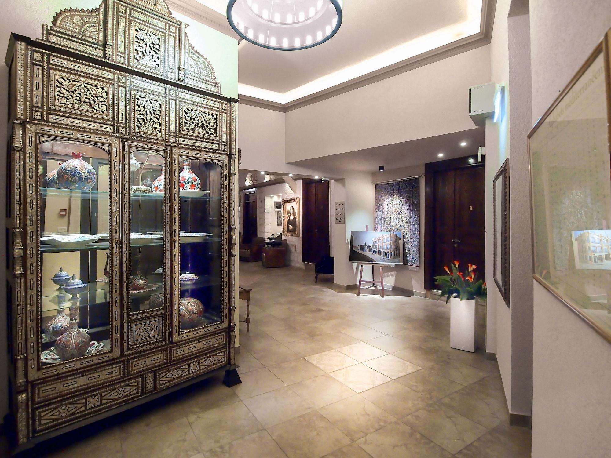 Varios New Imperial Hotel