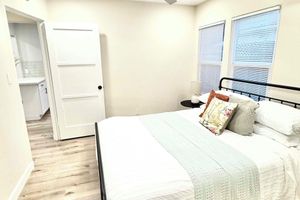 Alquiler Vacacional - North Park 2BR Gem, Prking, Fenced, Pets OK, A/C, No Carpets!, Renovated CLEAN