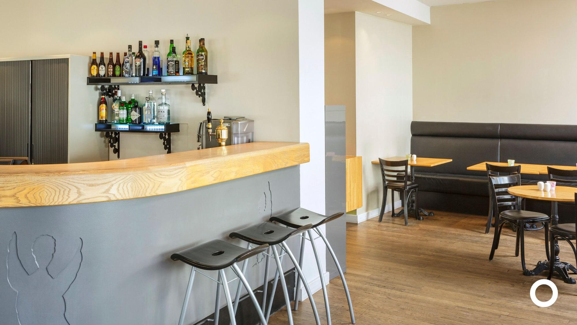 Bar/Salón Center Hotels Klöpp