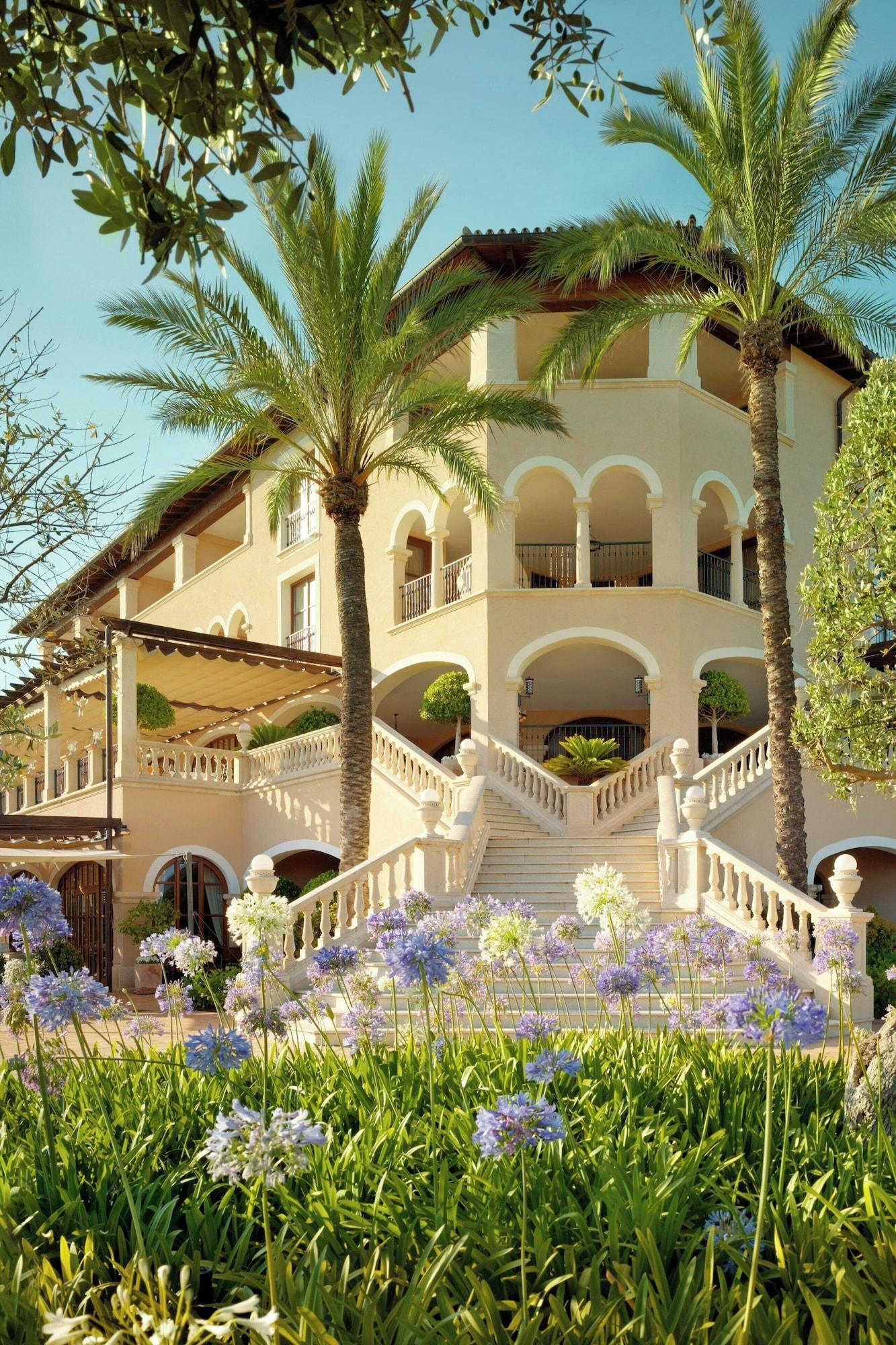 Vista Exterior The St. Regis Mardavall Mallorca Resort