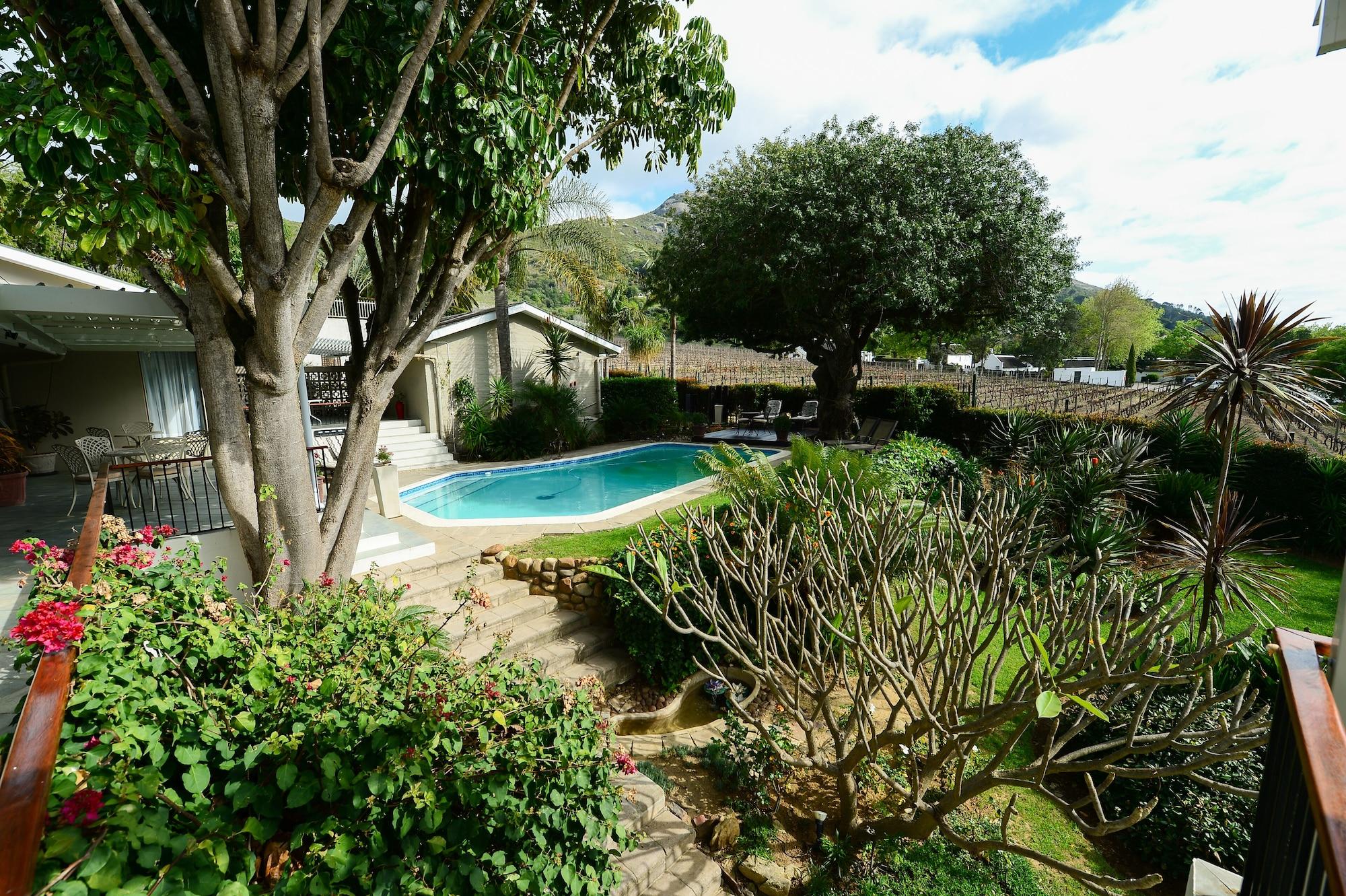 Vista Piscina De Wingerd Wijnland Lodge