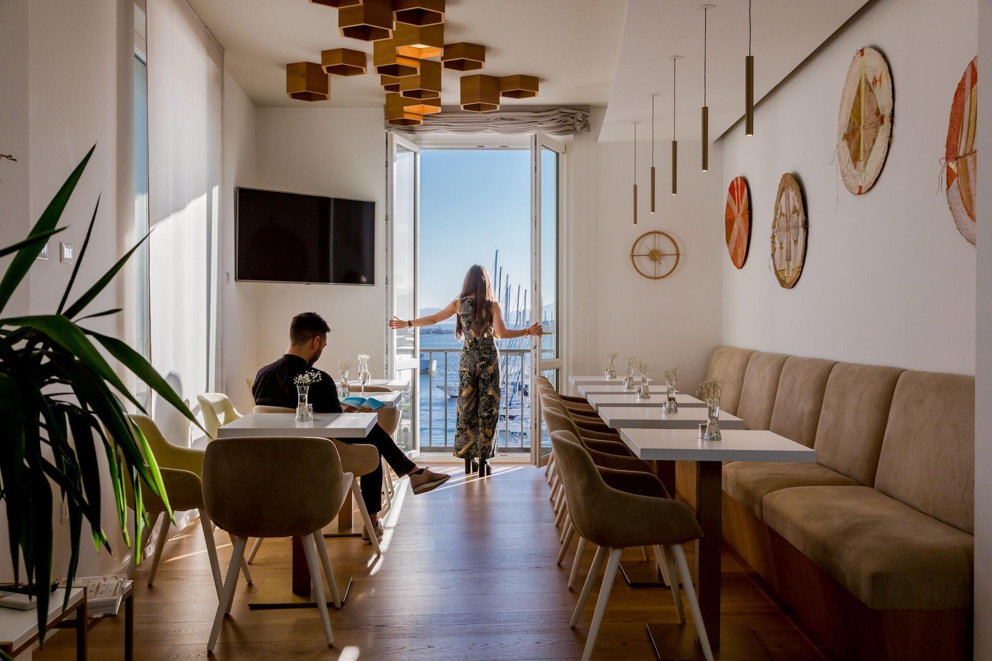 Varios Hotel Aristeo