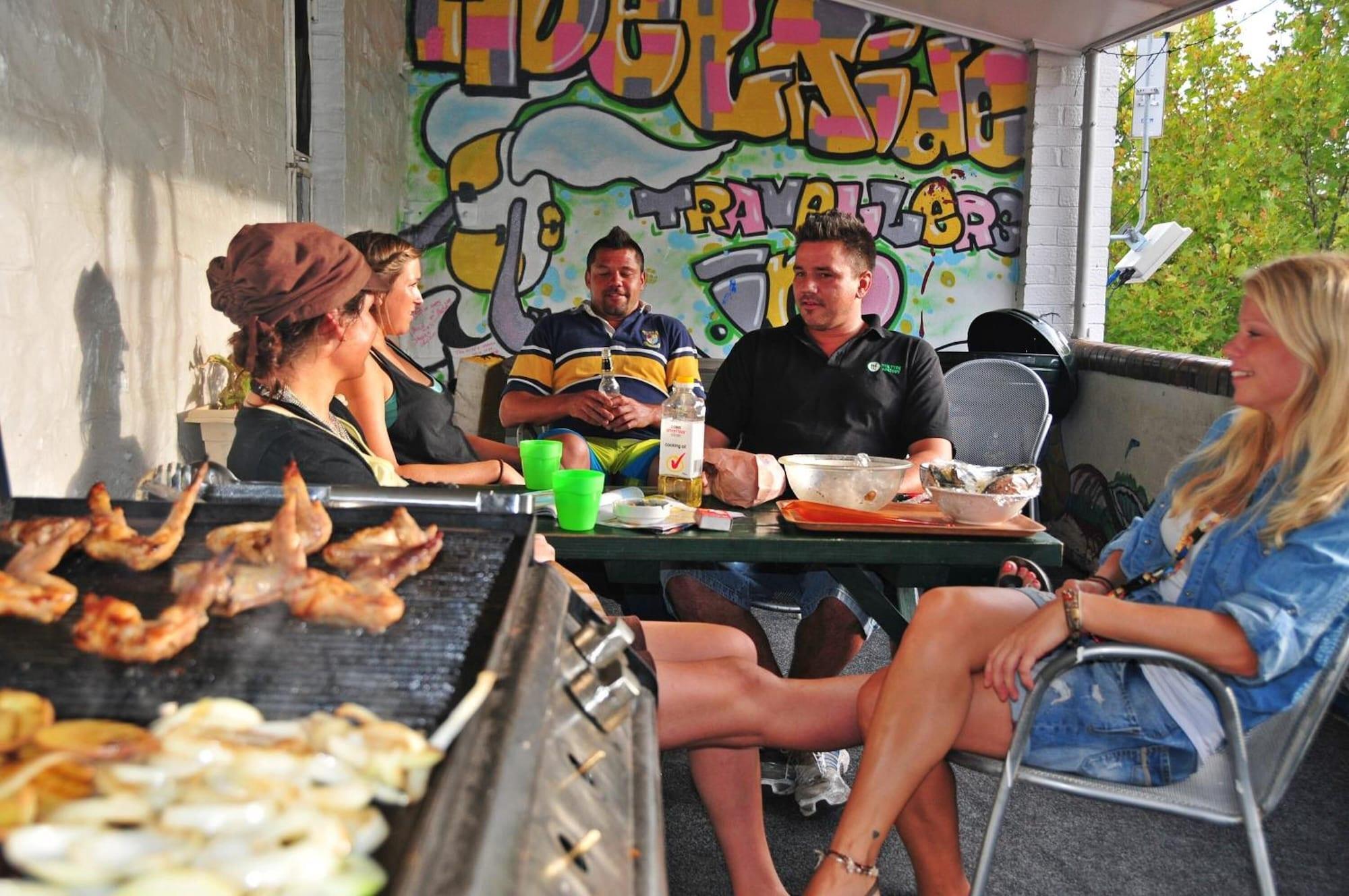 Restaurant Adelaide Travellers Inn - Hostel