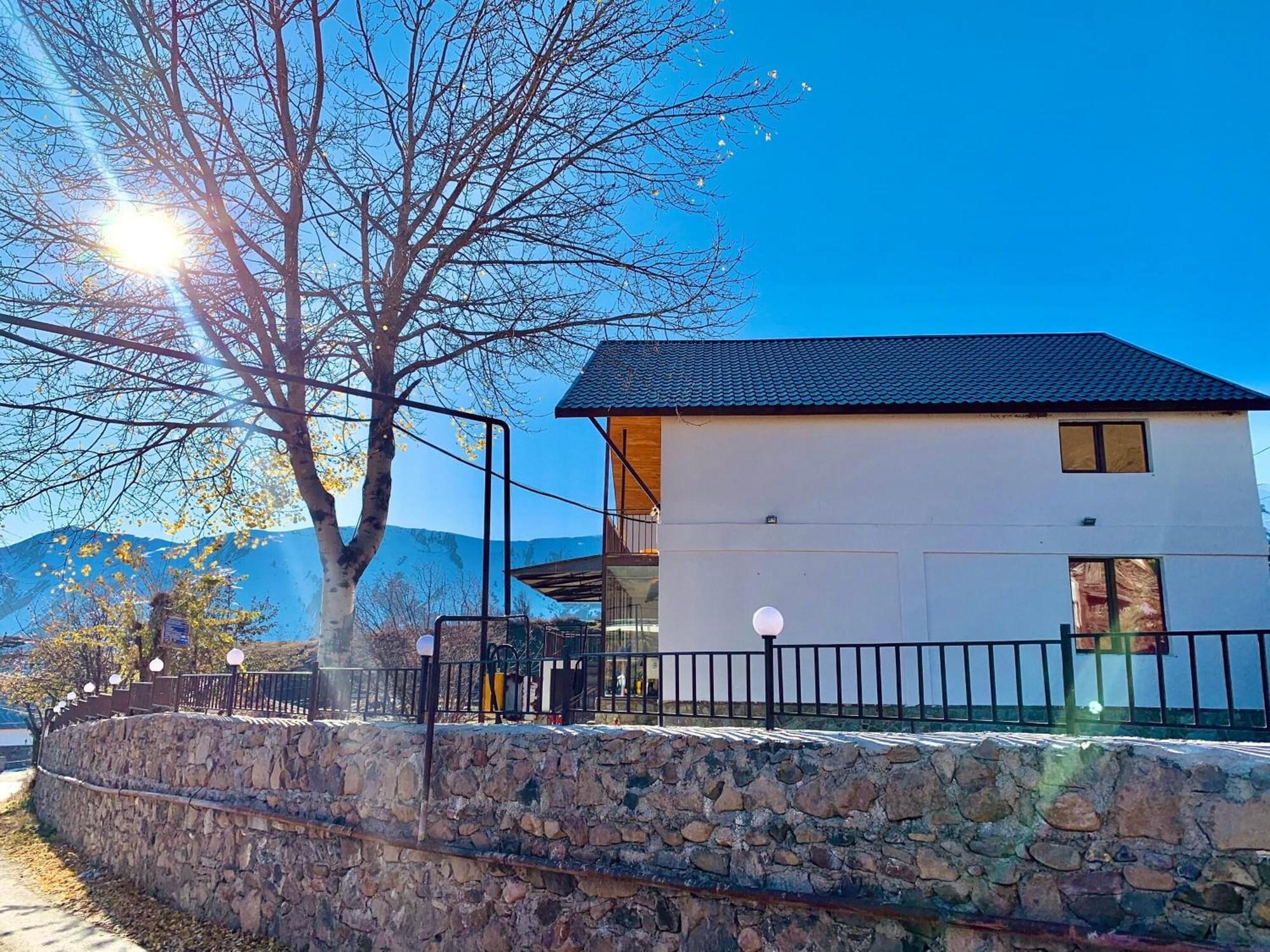 Vista Exterior Hotel Shirim