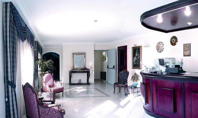 Vista Lobby Hotel Alceste