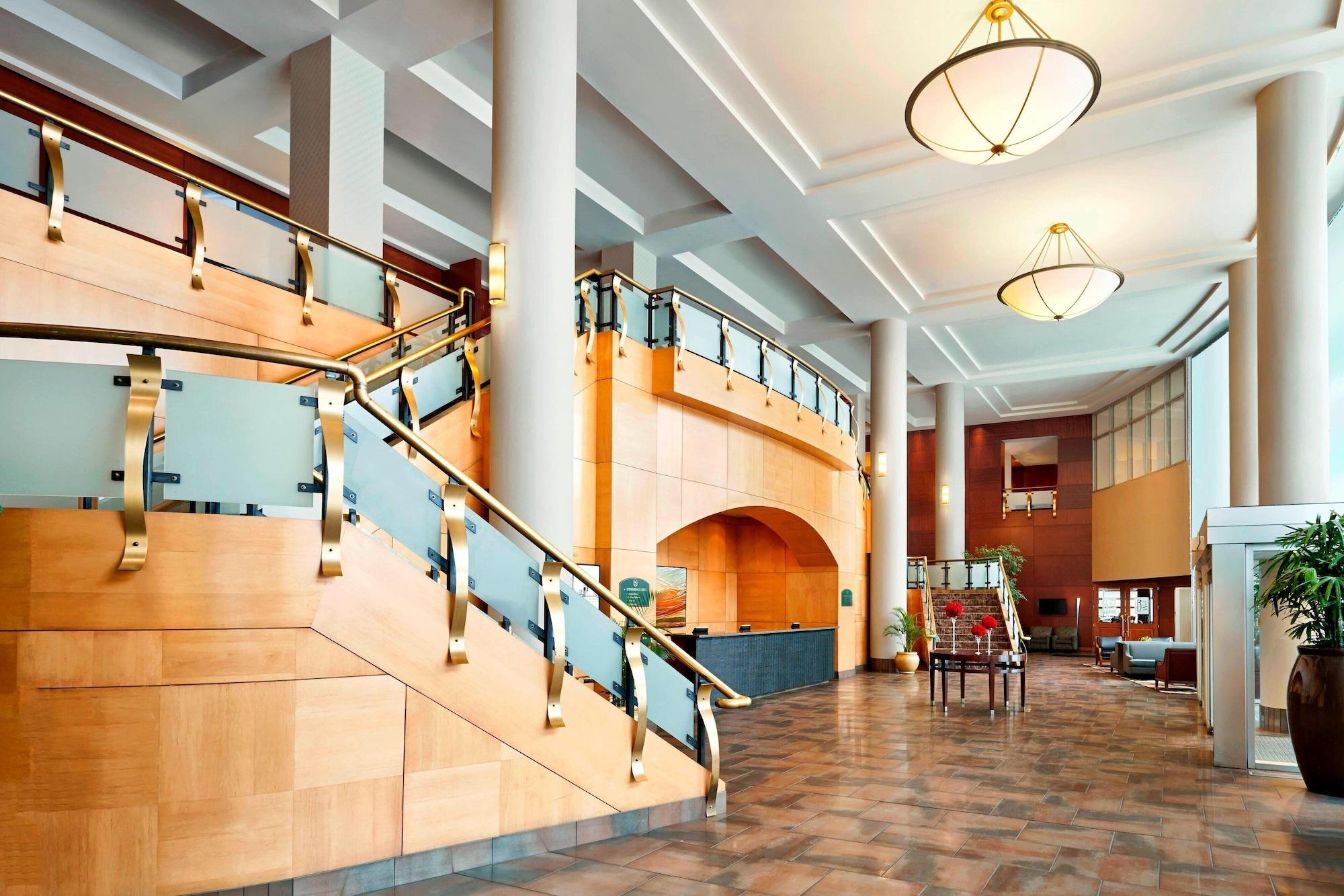Vista Lobby Sheraton Suites Calgary Eau Claire