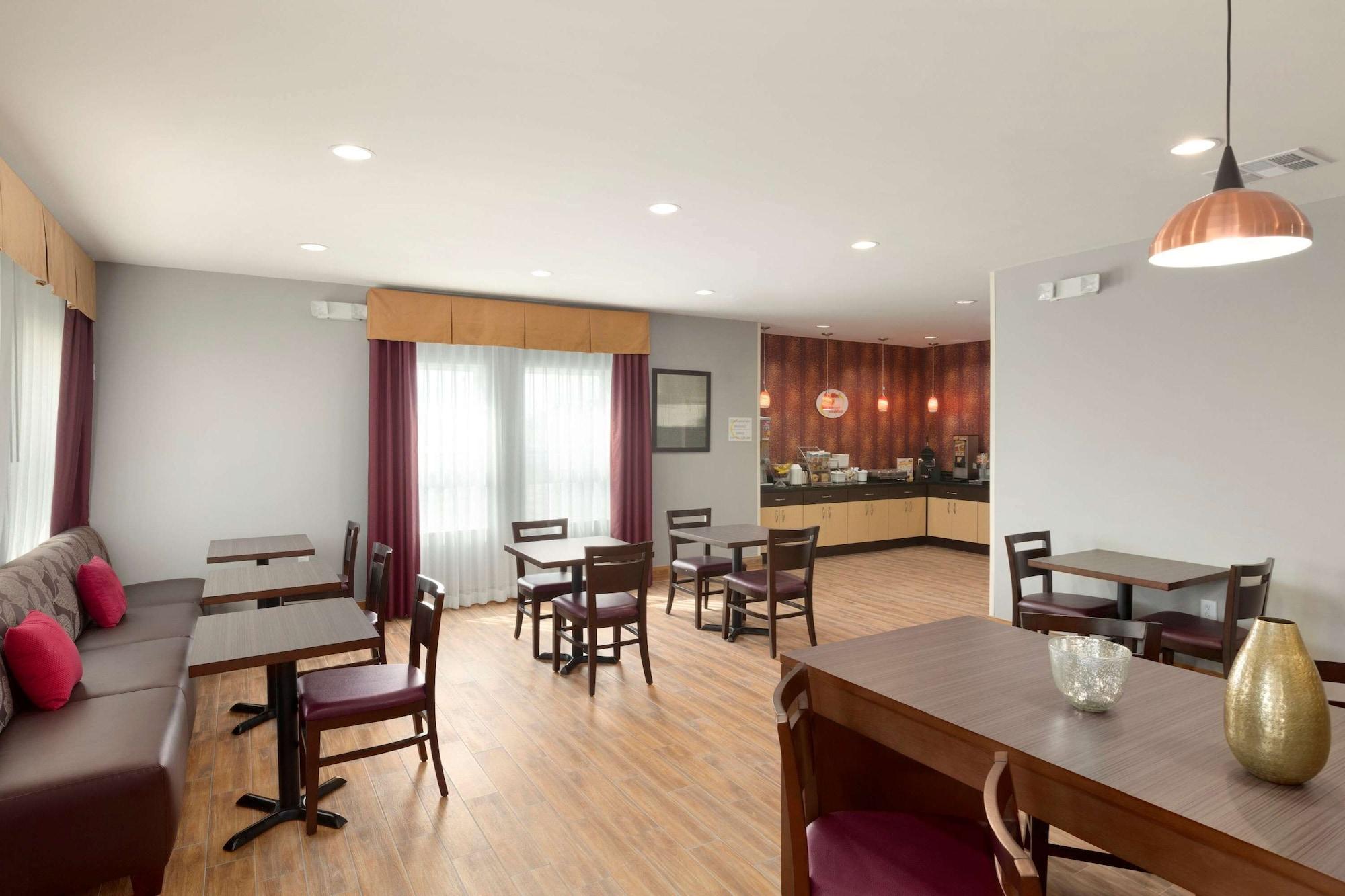 Restaurant Super 8 by Wyndham Carrizo Springs