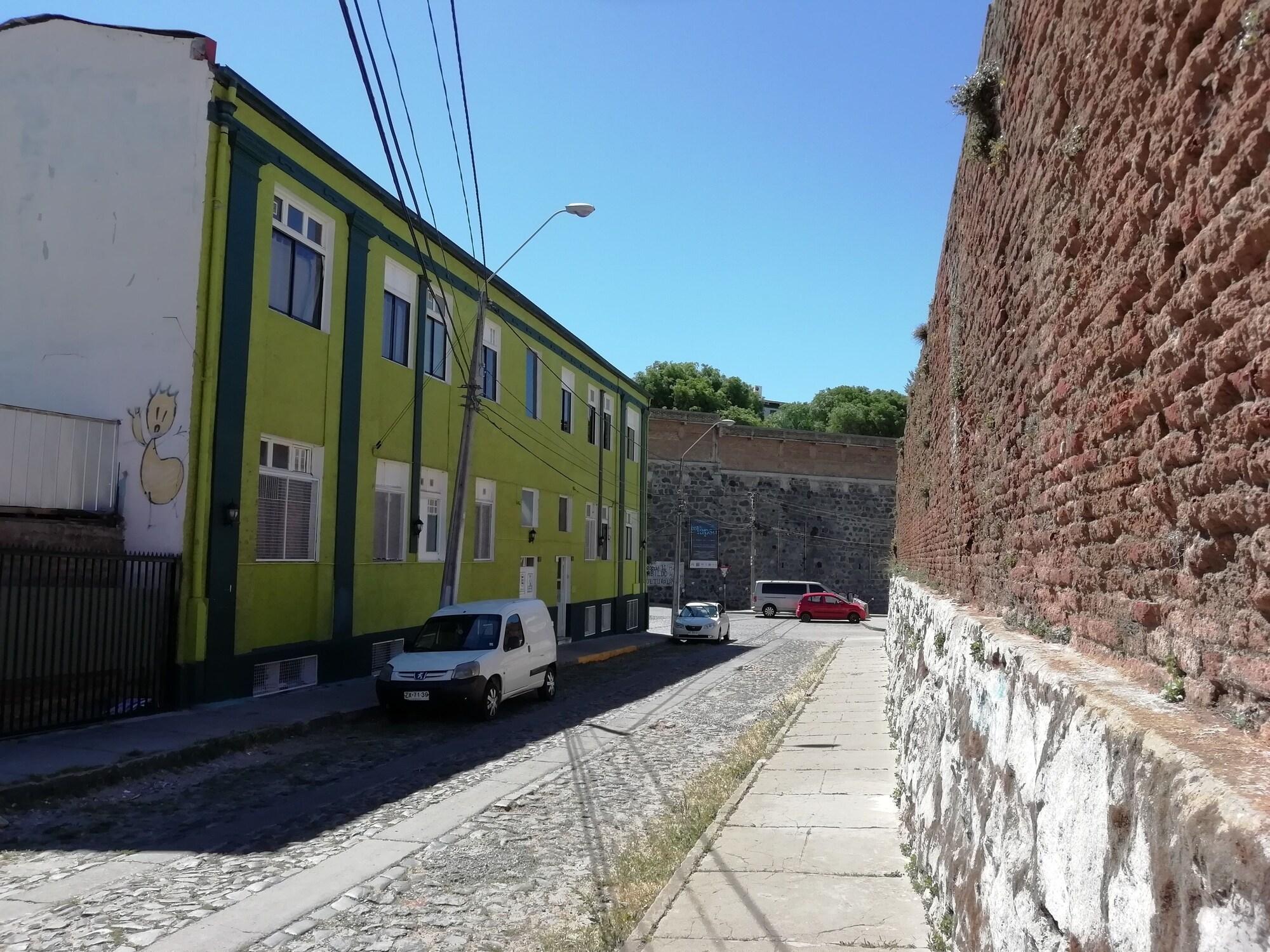 Vista Exterior Hostal Dinamarca