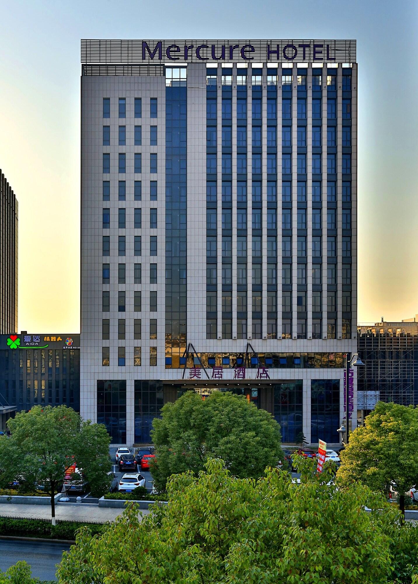 Vista Exterior Mercure Hangzhou Linping Hotel