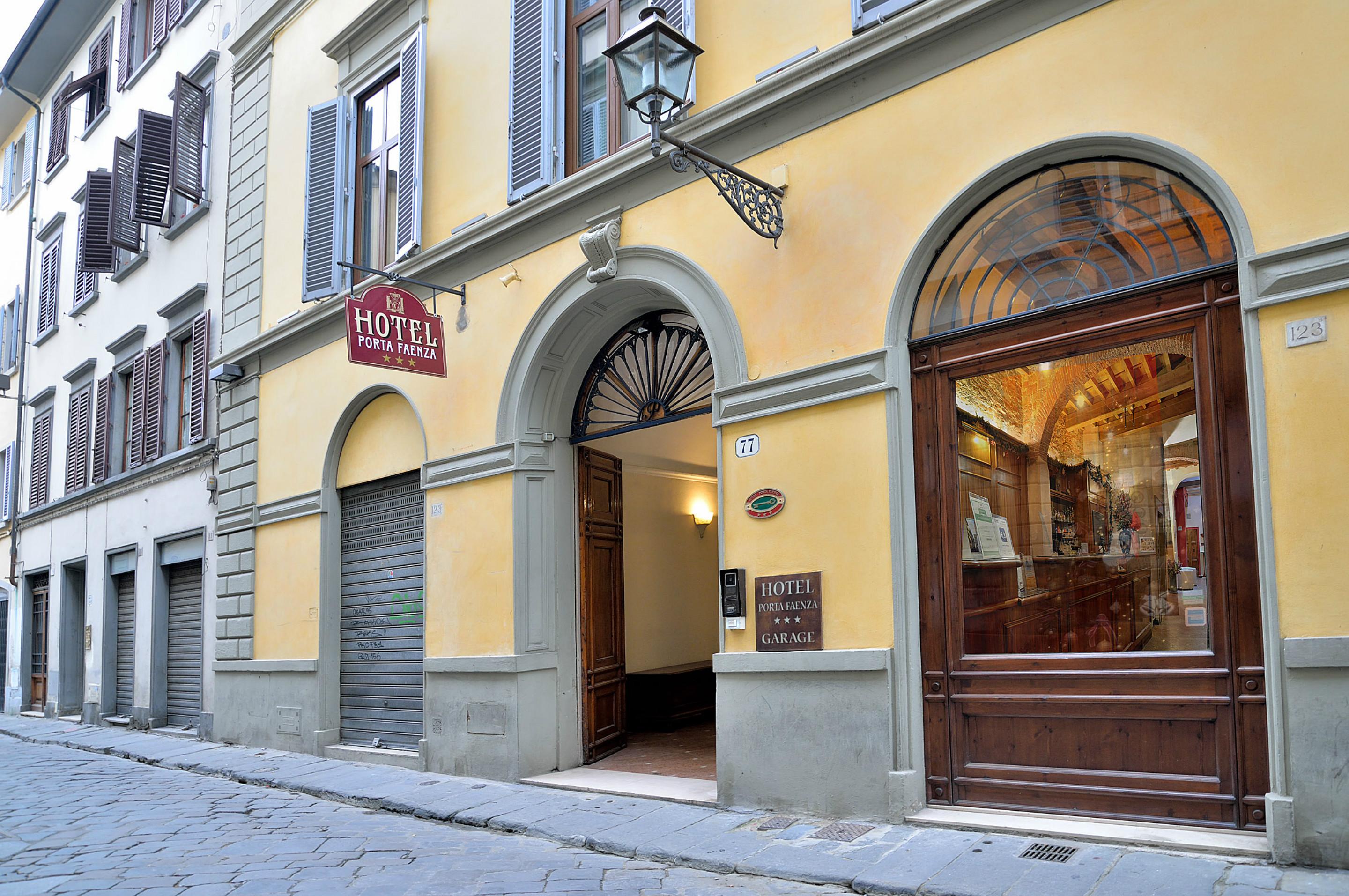 Vista Lobby Porta Faenza Hotel