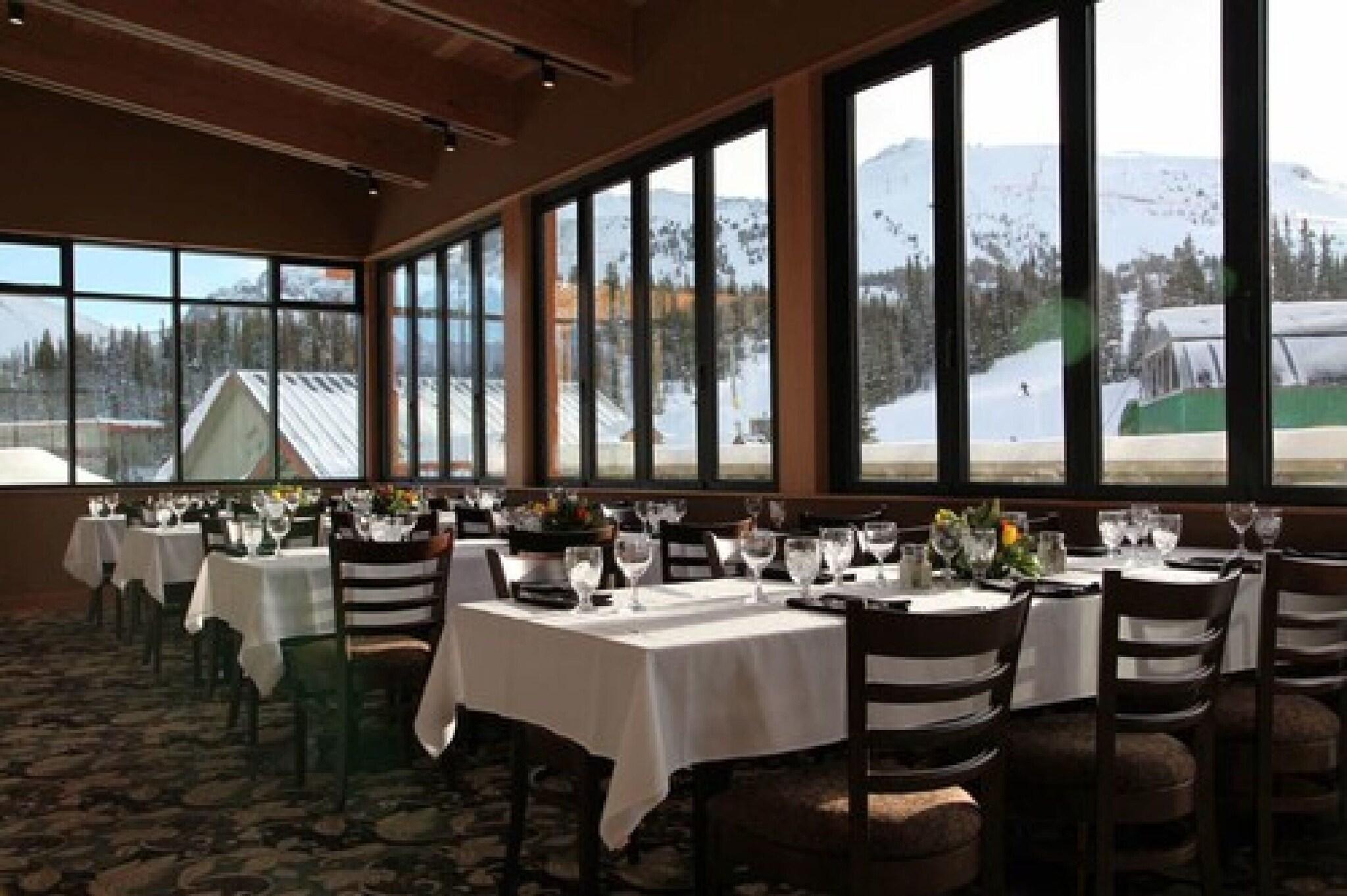 Vista Lobby Sunshine Mountain Lodge