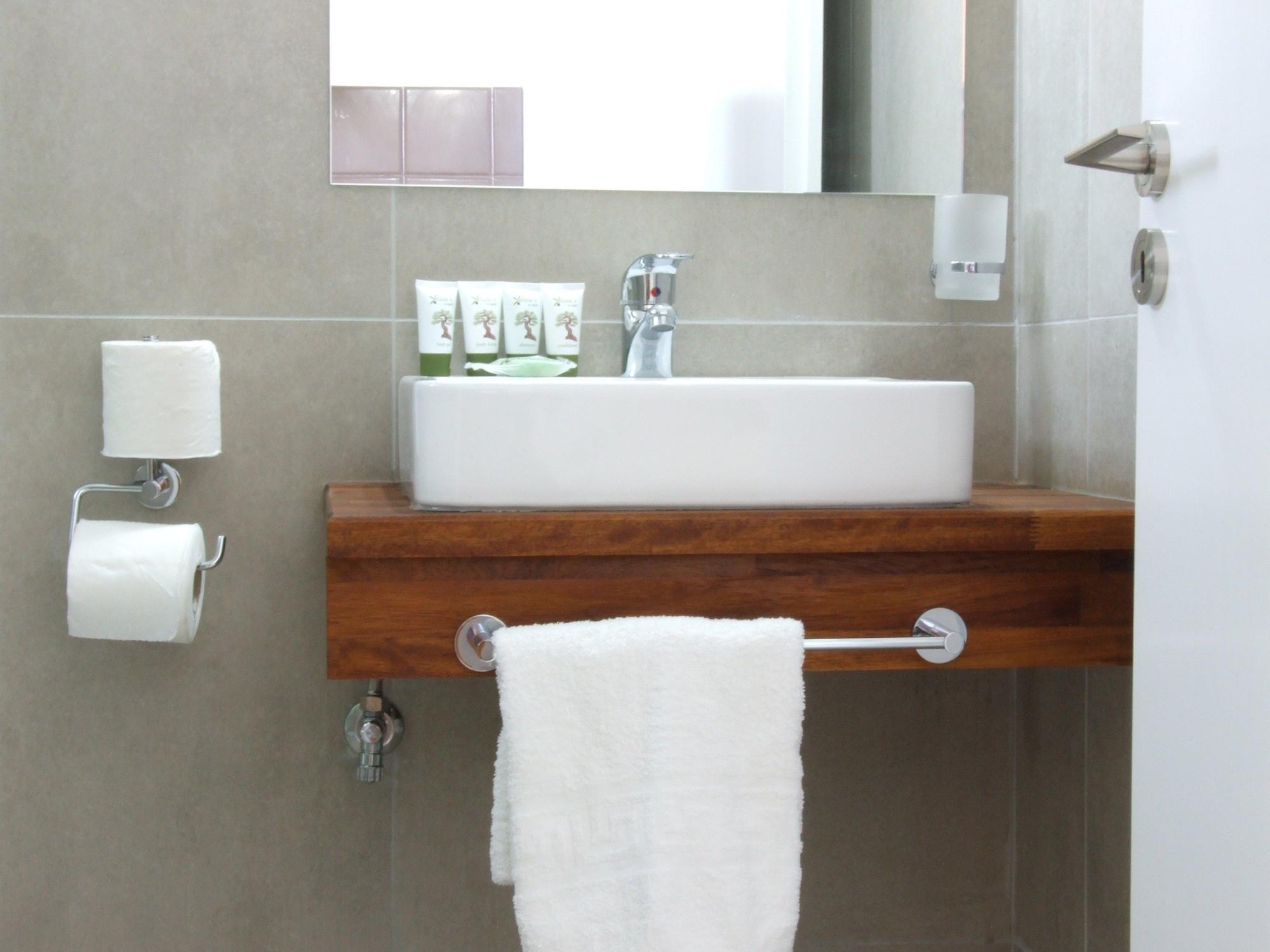 Varios Sokrates Studios