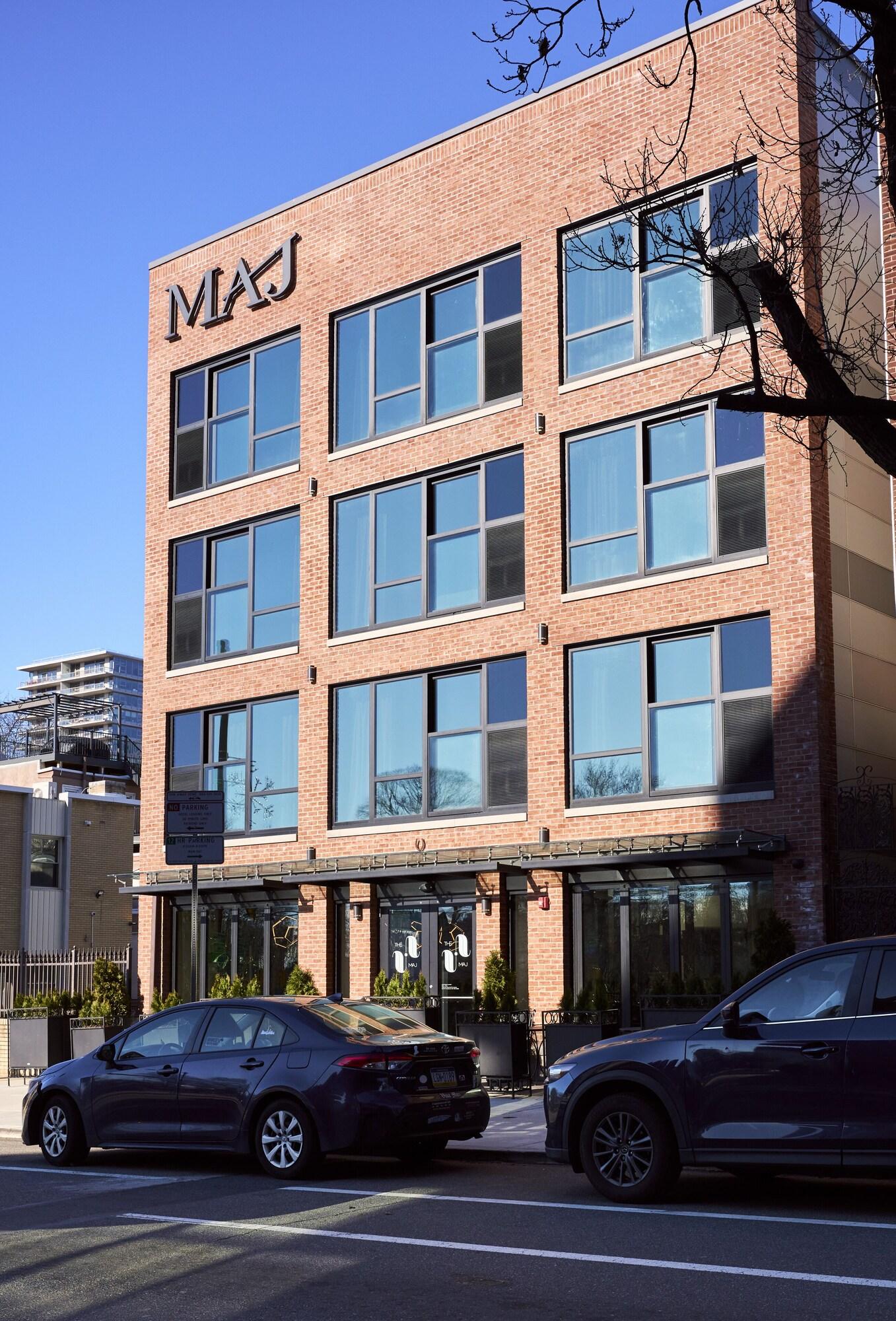 Vista Exterior The Maj Hotel