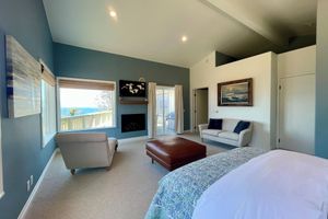 Arriendo temporal - Pelican Point -- Oceanfront Blufftop on 1 Acre, Hot Tub, Dog Friendly!