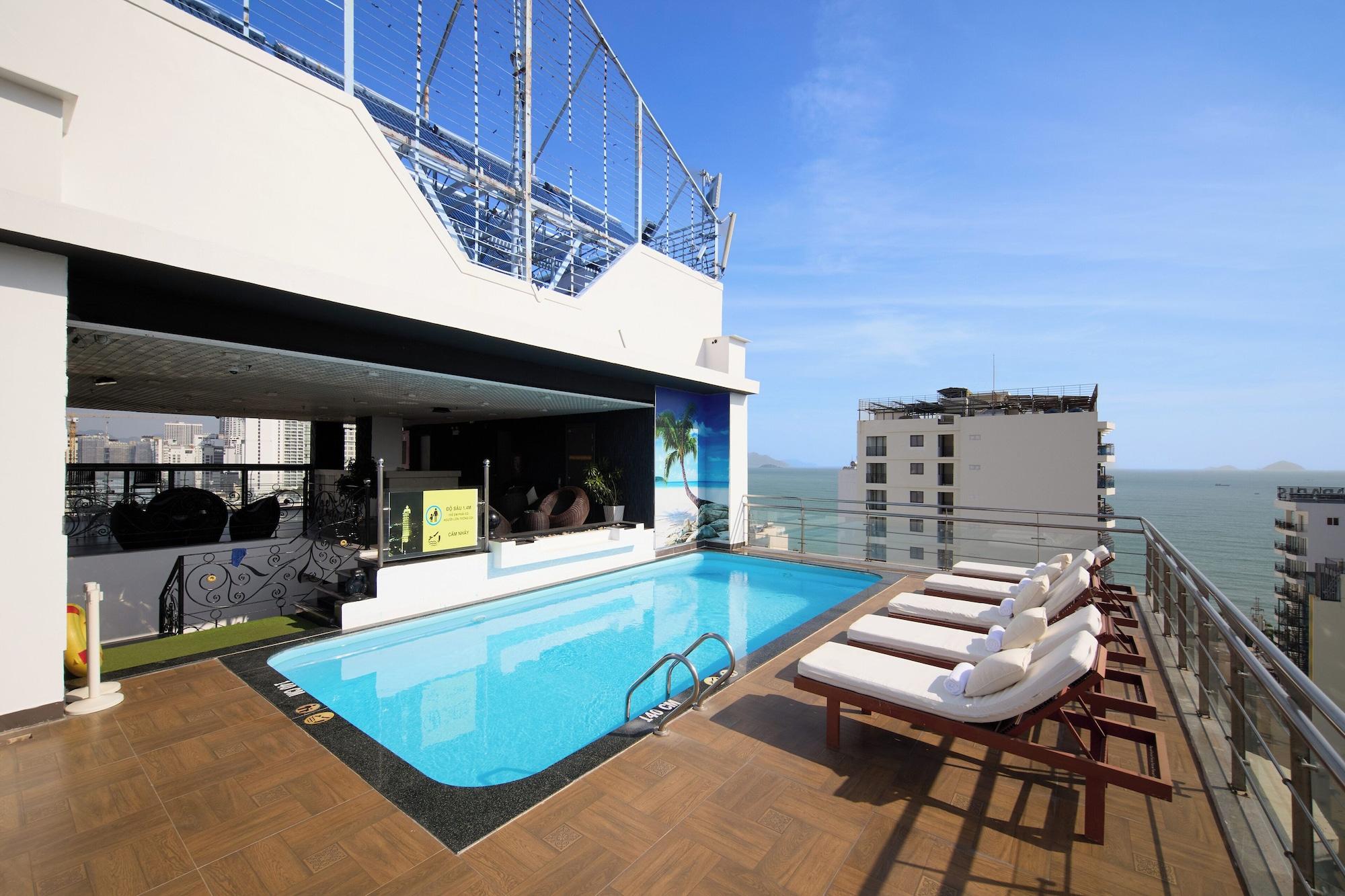Vista Piscina The Sol Hotel