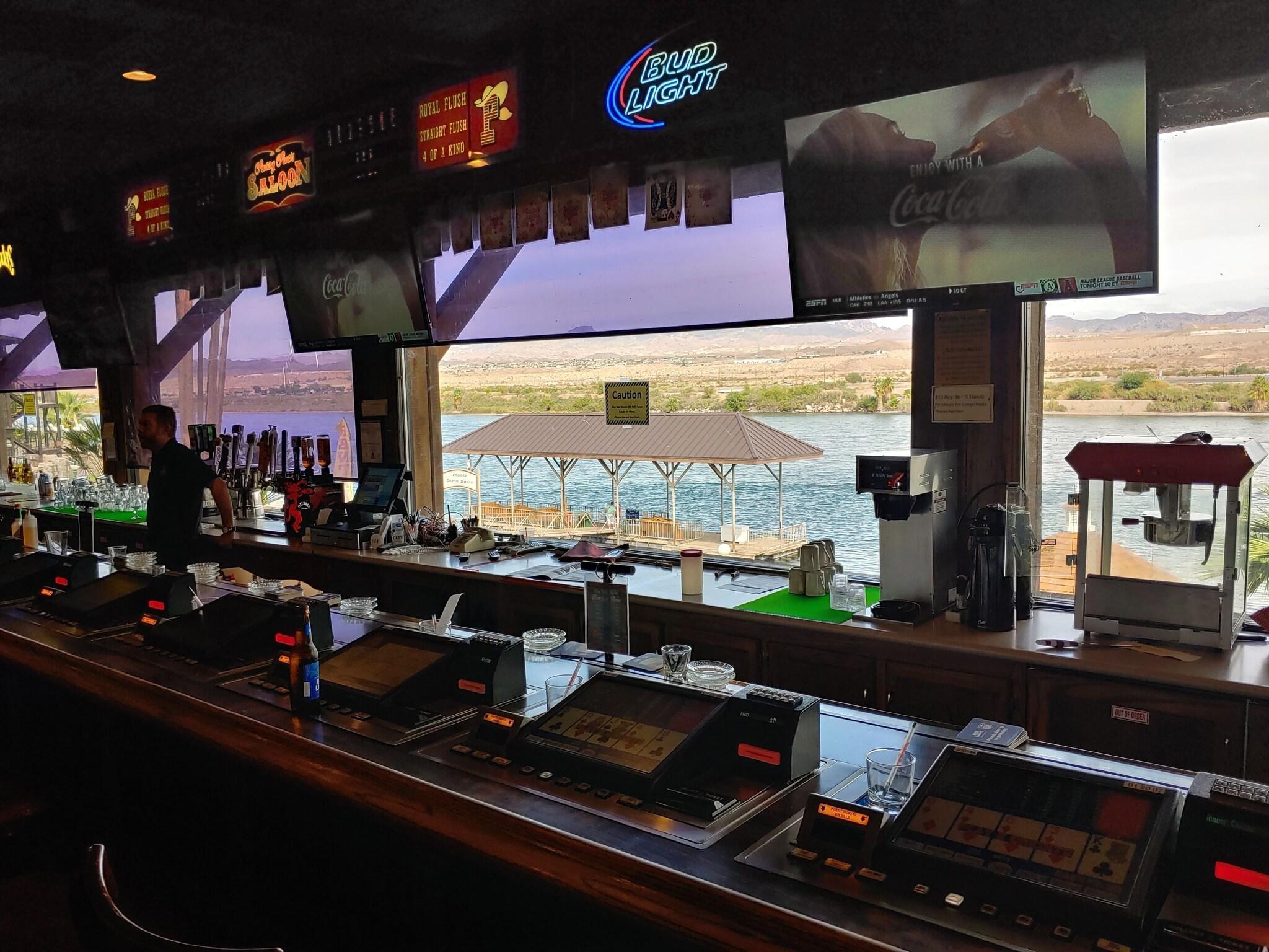 Bar/Salón Pioneer Hotel and Gambling Hall