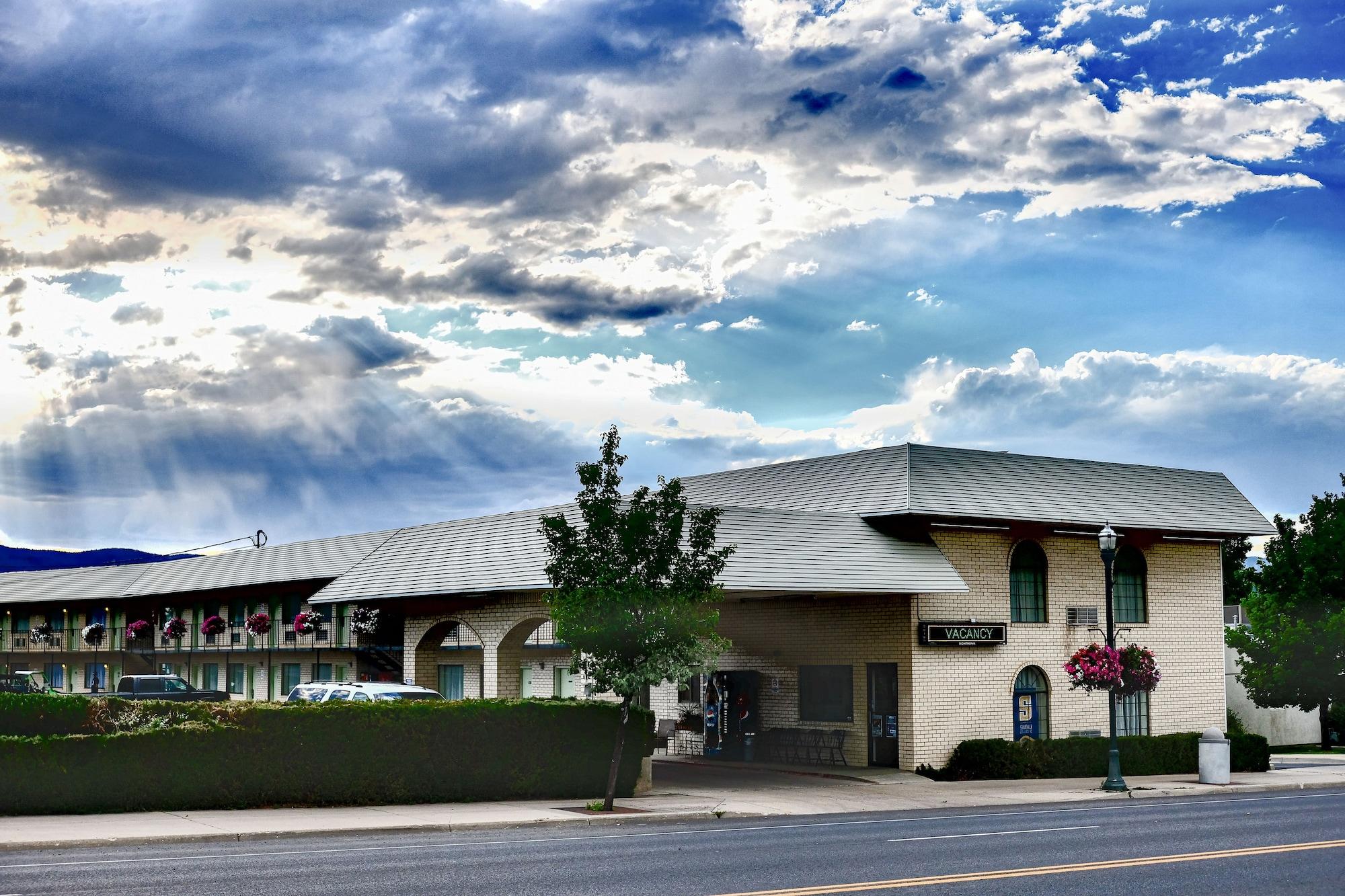Vista Lobby Manti Country Village Motel