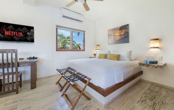 Clean and new, upscale studio at a tropical oasis. Close to beach and town! - Los mejores hoteles solo adultos en Isla Mujeres, México