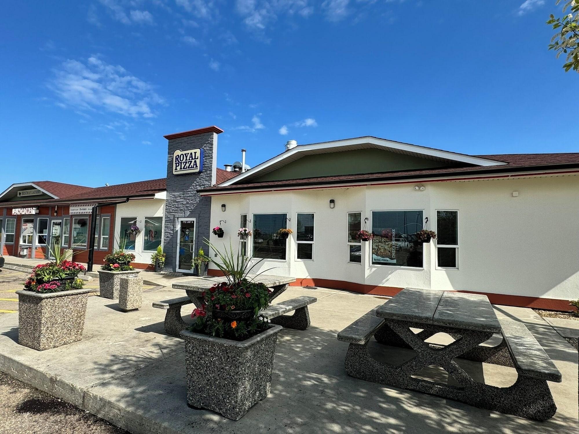 Restaurant Western Budget Motel Leduc 3