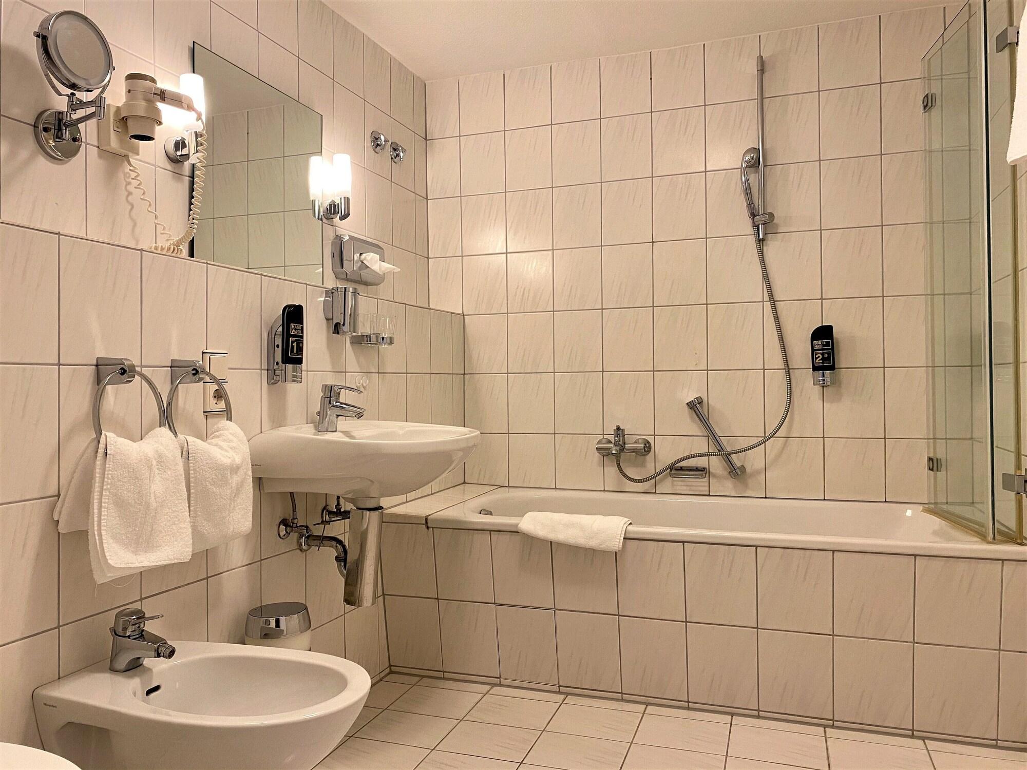 Equipamiento de Habitación Alfa Hotel