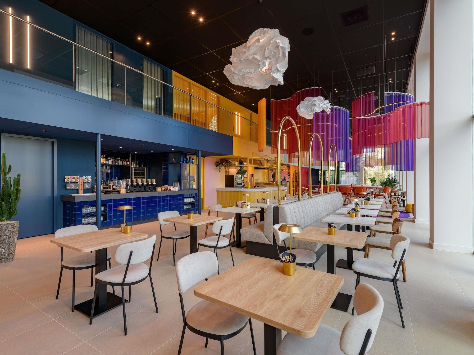 Bar/Salón Ibis Styles Rotterdam Ahoy