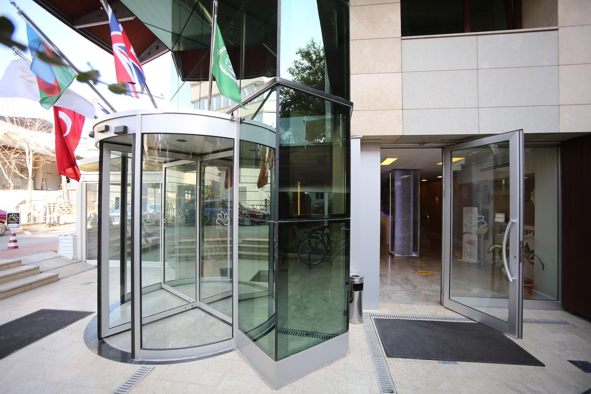 Vista Exterior Grand Nora Hotel