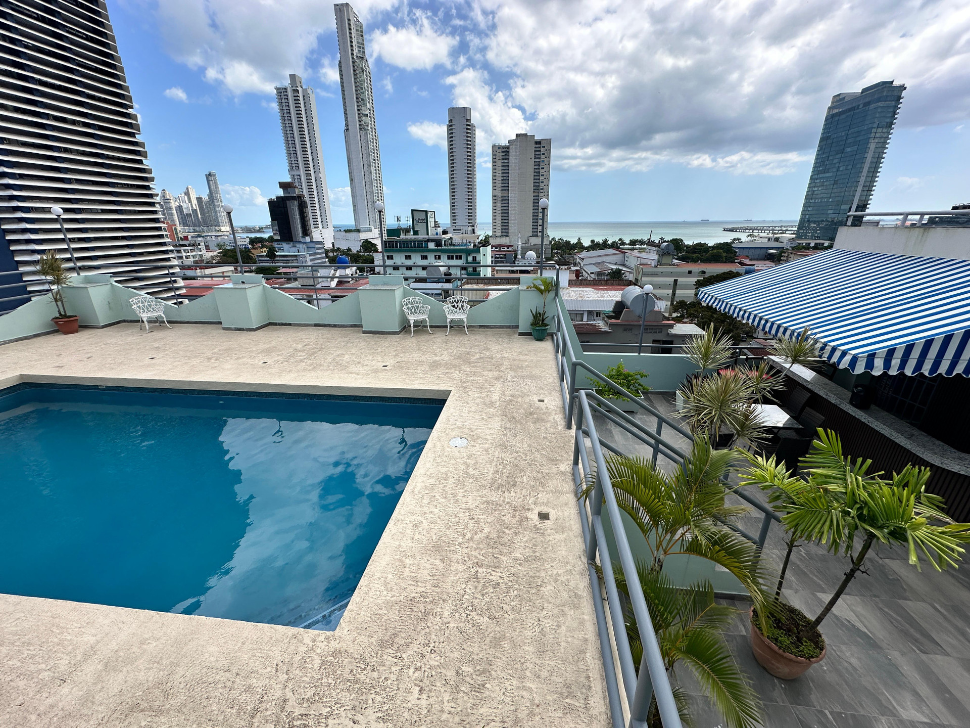 Vista Piscina Hotel Dos Mares