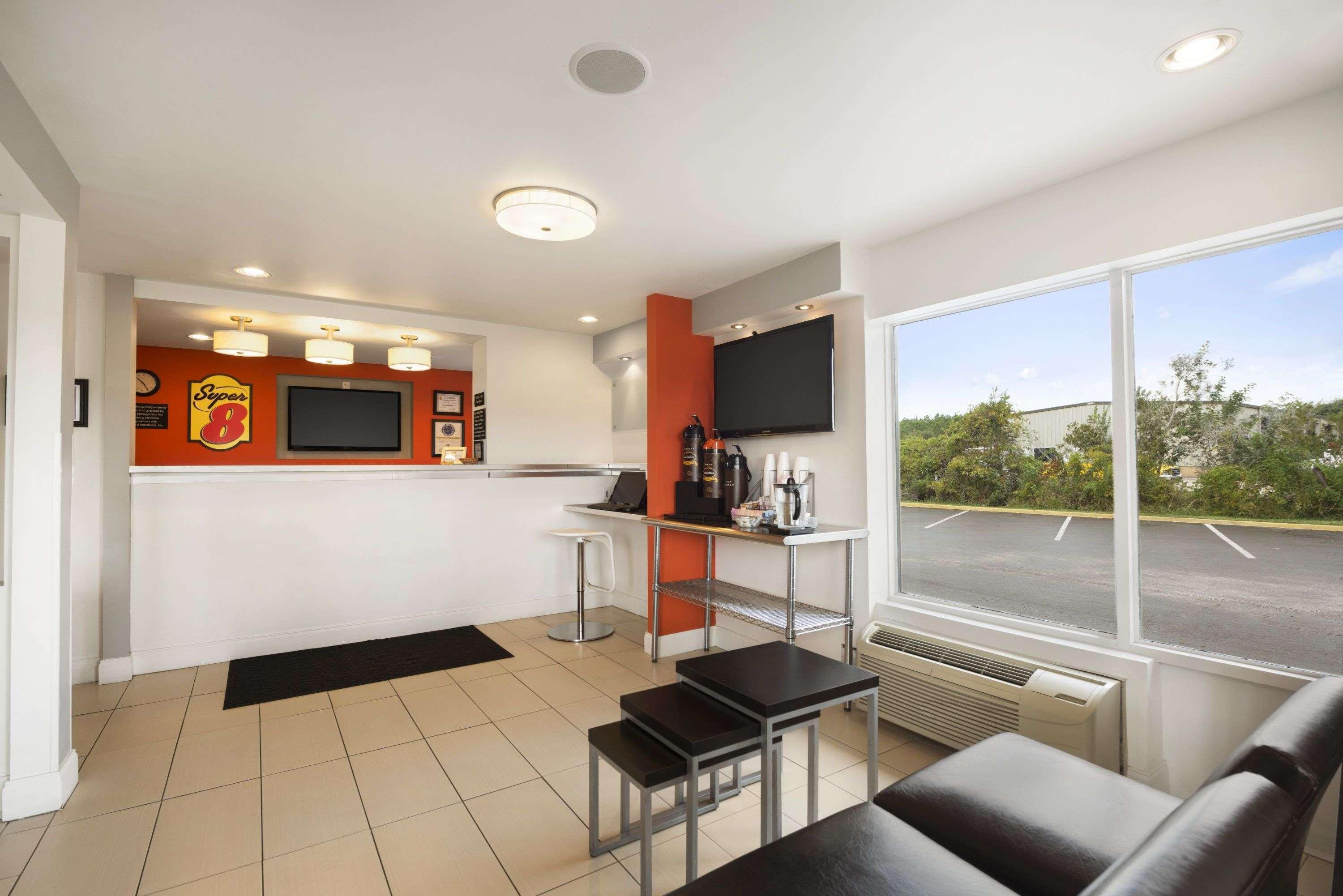 Vista Lobby Super 8 by Wyndham Ormond Beach
