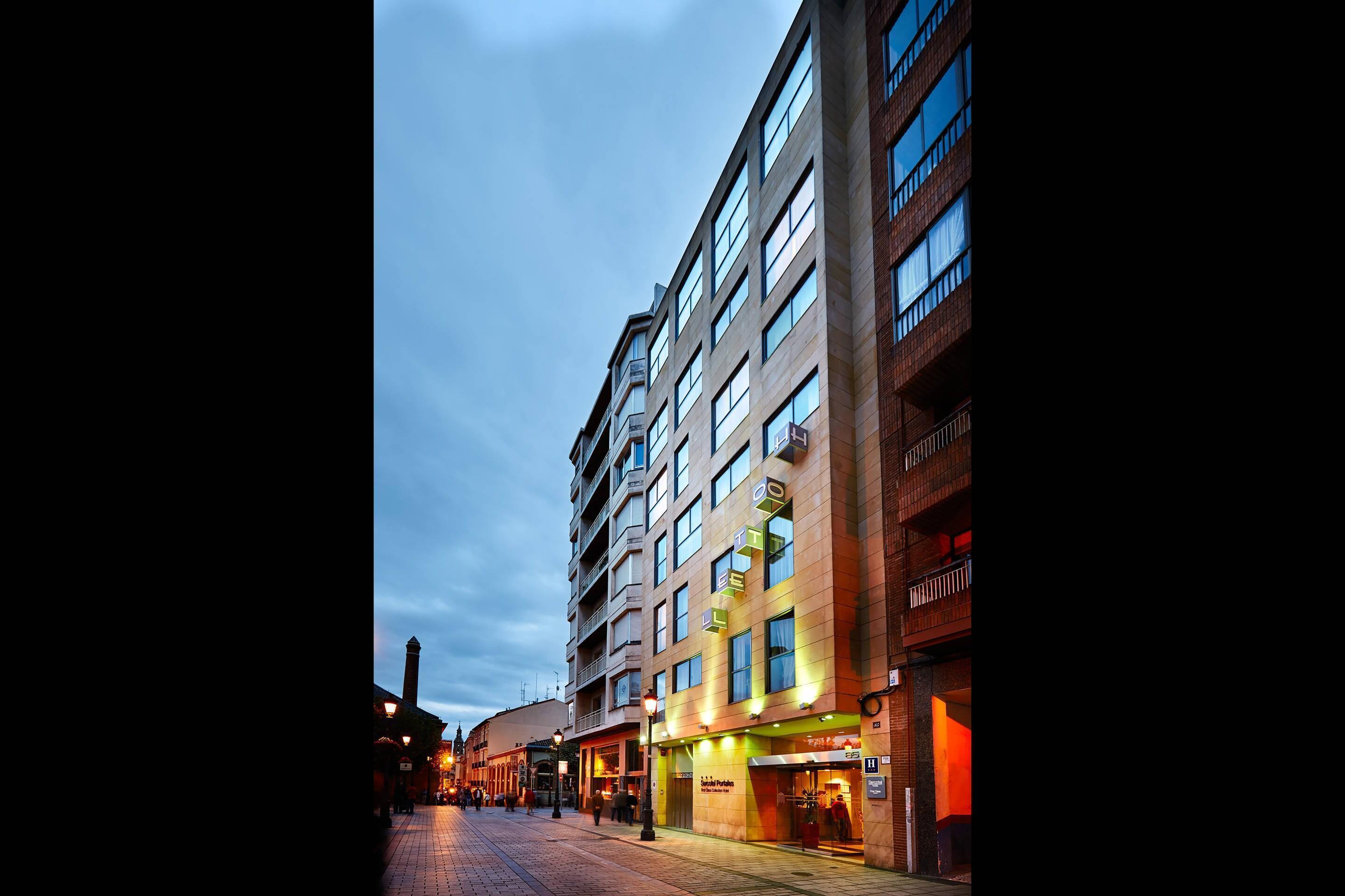 Vista Exterior Hotel Sercotel Portales