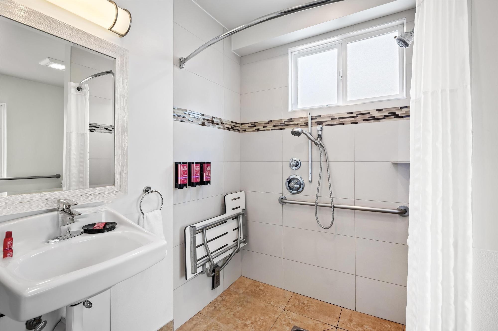 Equipamiento de Habitación SureStay Hotel by Best Western Santa Monica