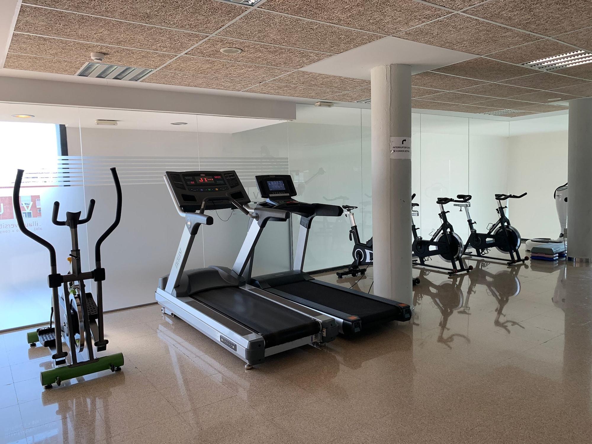Gimnasio Villa Alojamiento y Congresos - Villa Universitaria