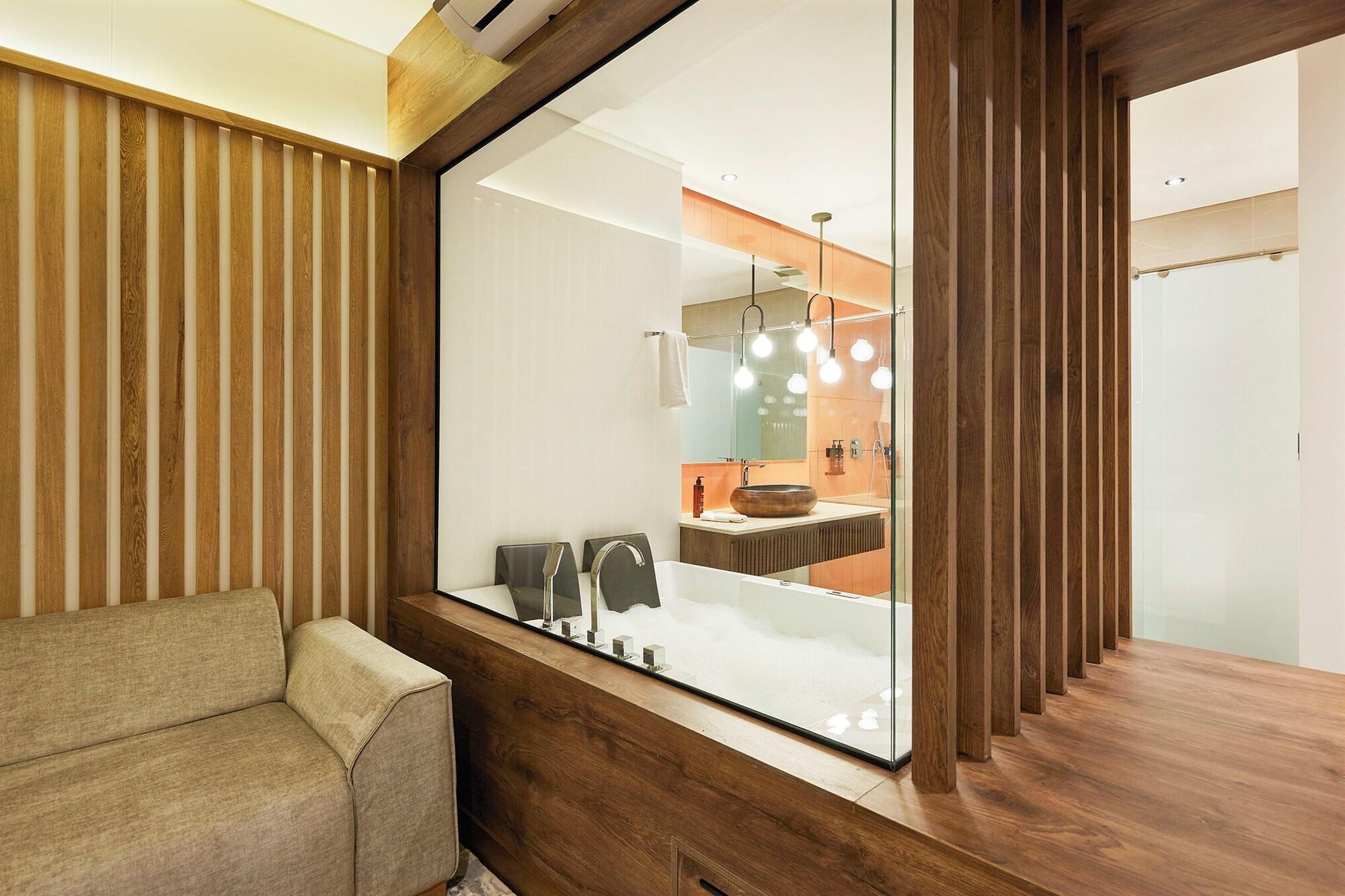 Vista Piscina Blues Suites Medellin
