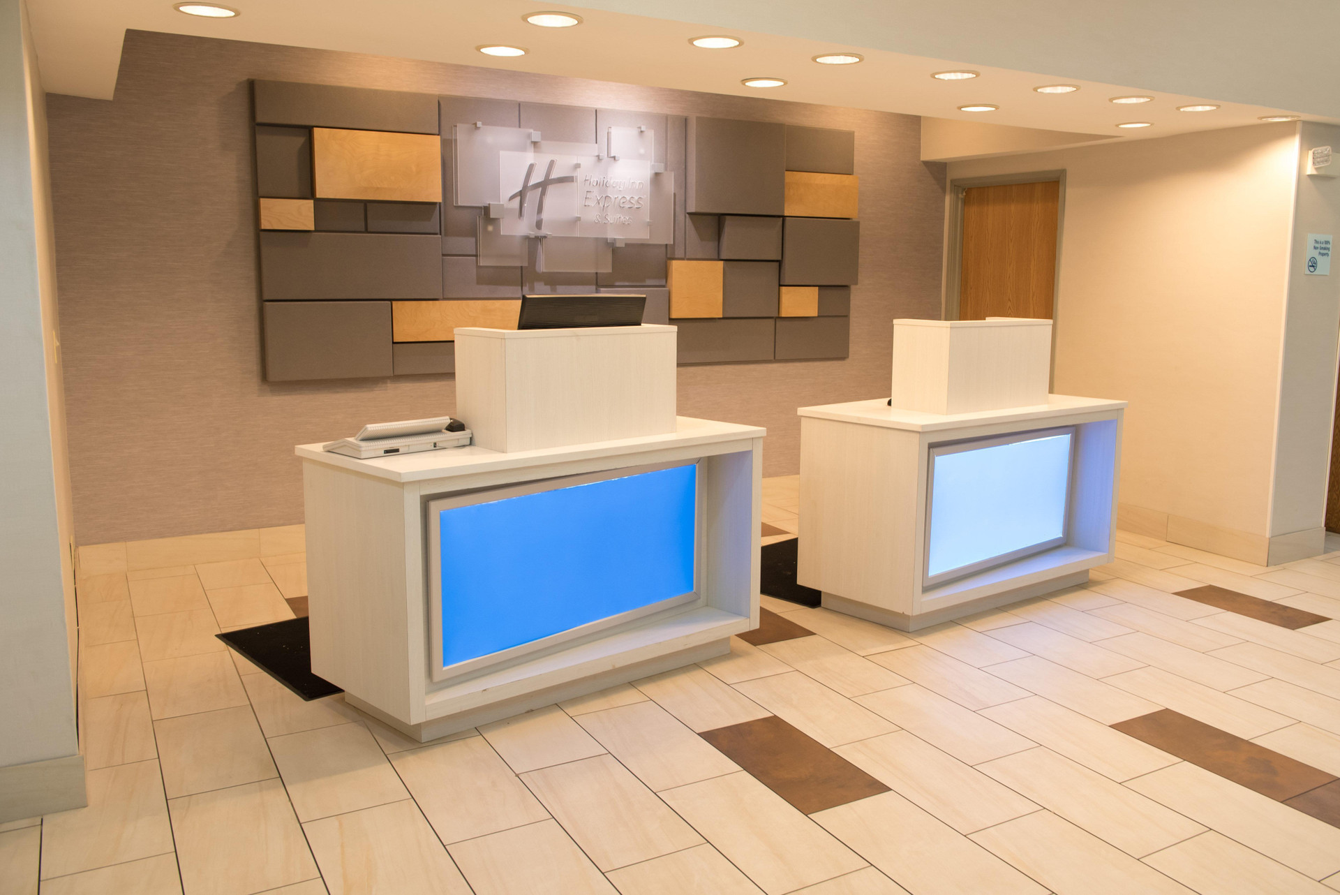 Vista Lobby Holiday Inn Express & Suites Elkhart-South