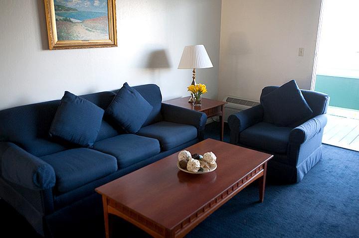 Suite Coral Reef Inn & Suites