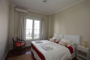 Alquiler Vacacional - Bright And Charming French-style Apartment In Buzzing Neighborhood