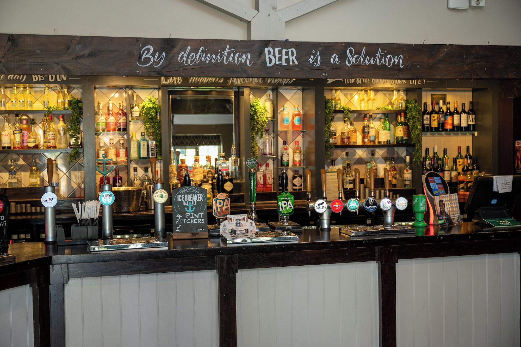 Bar/Salón Cocked Hat Hotel by Greene Kings Inns