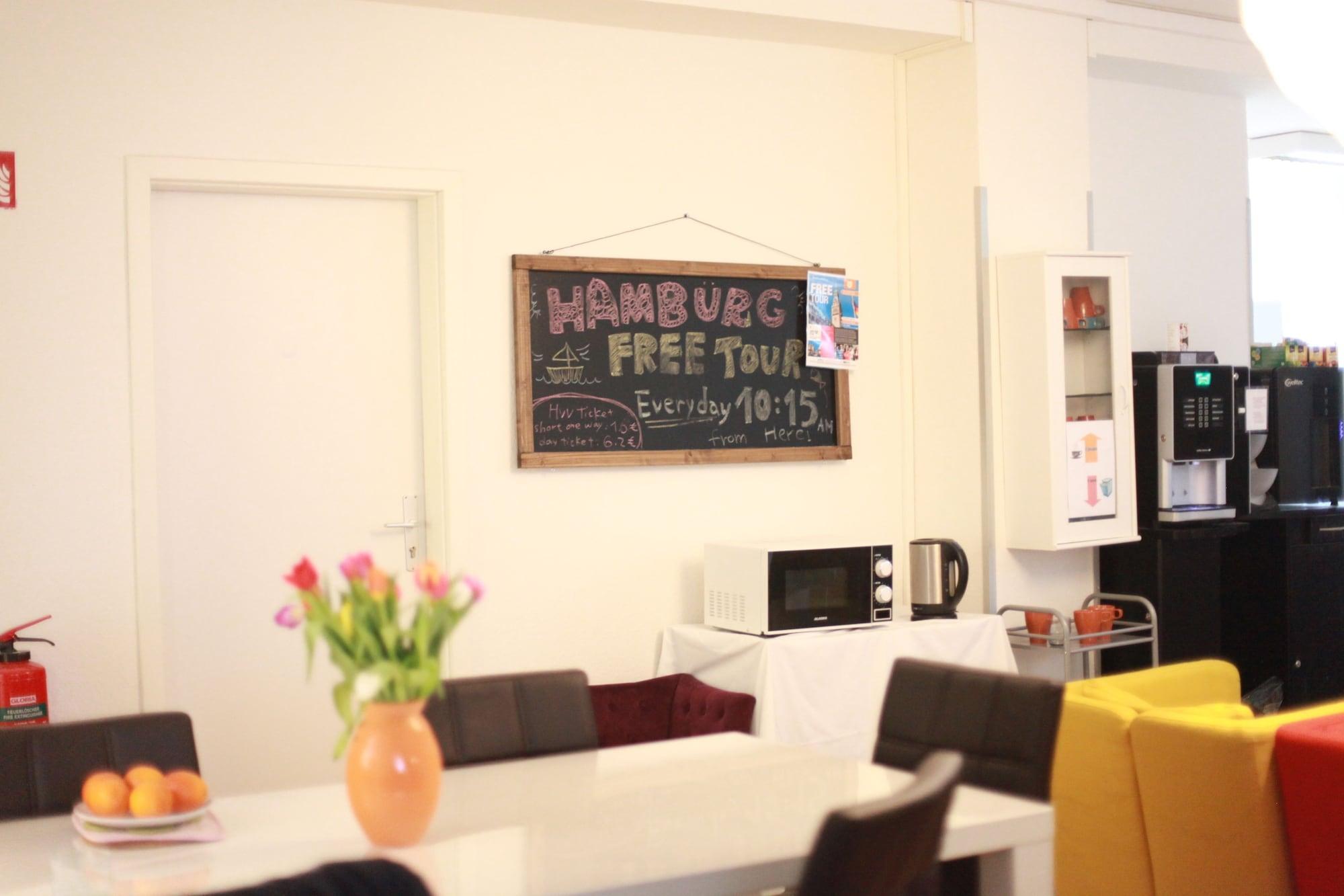 Restaurant MAC City Hostel