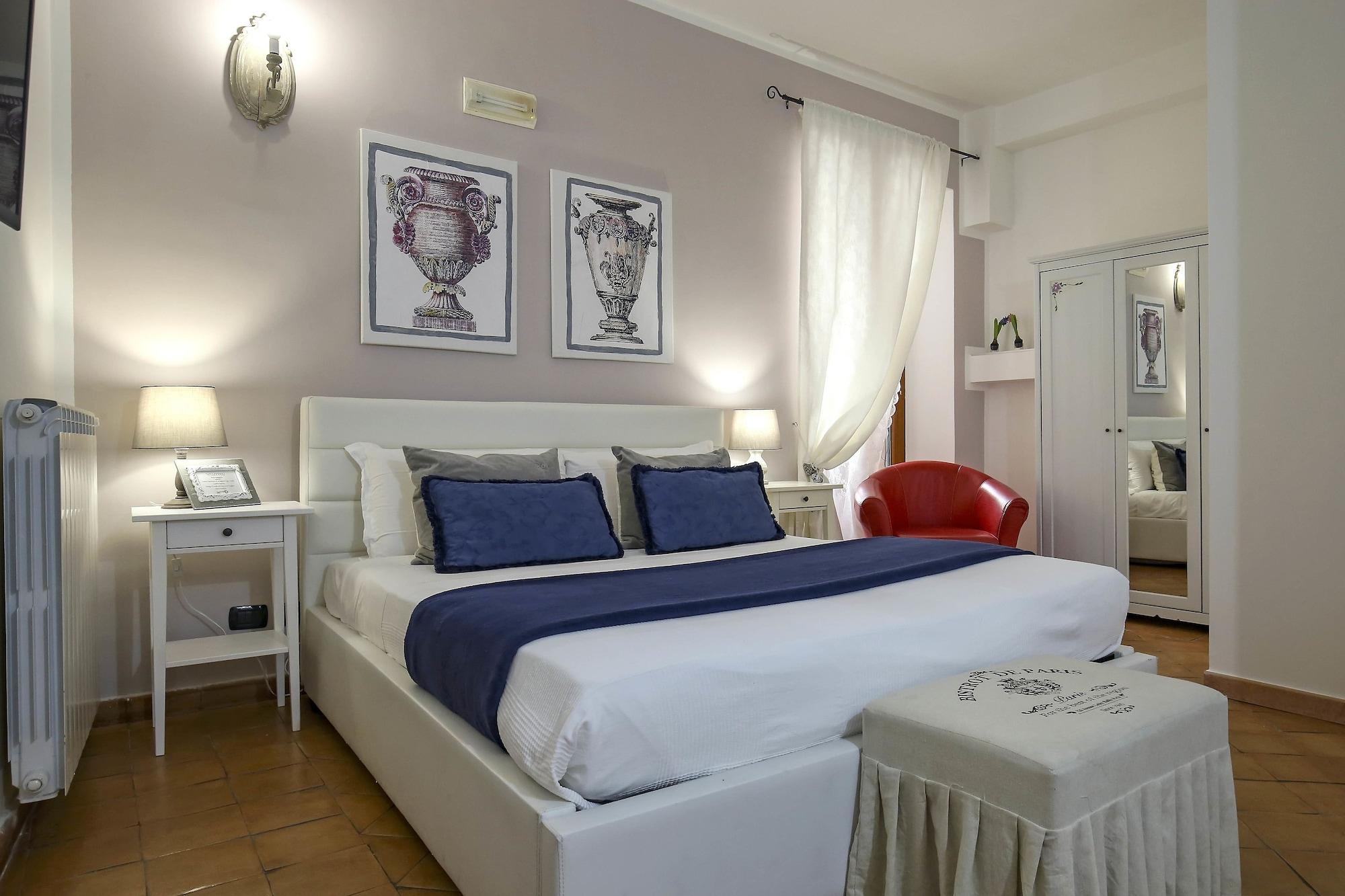 Varios Corte Segreta Apartments