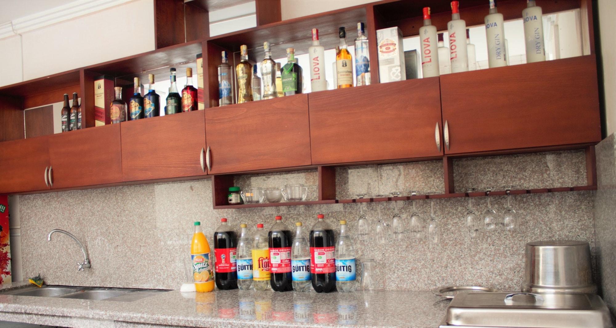 Bar/Salón 4 Mundos