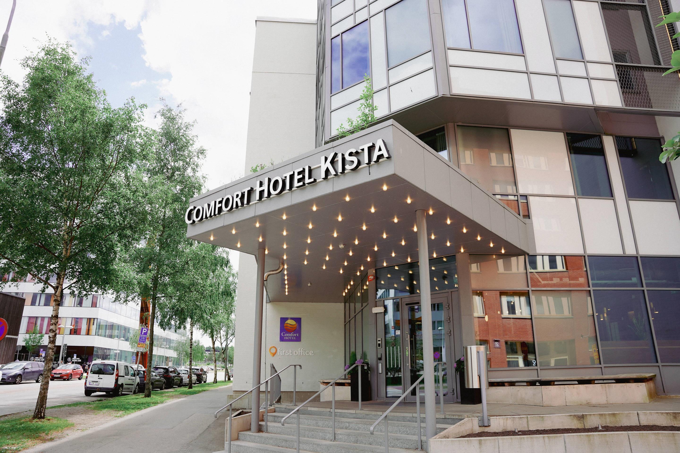 Vista Exterior Comfort Hotel Kista