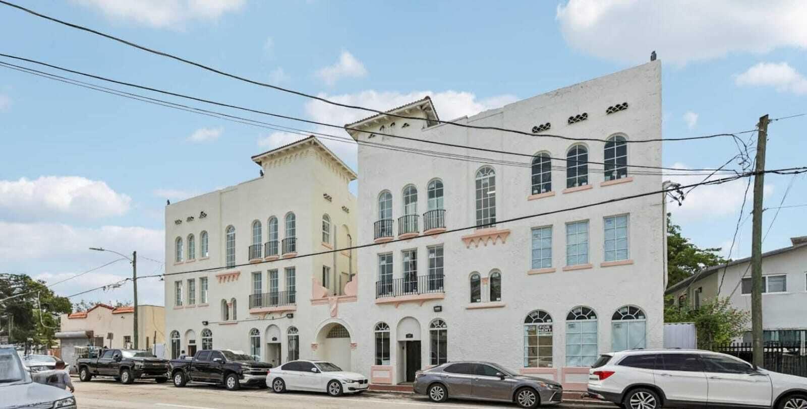 Vista Exterior Andes by Okena