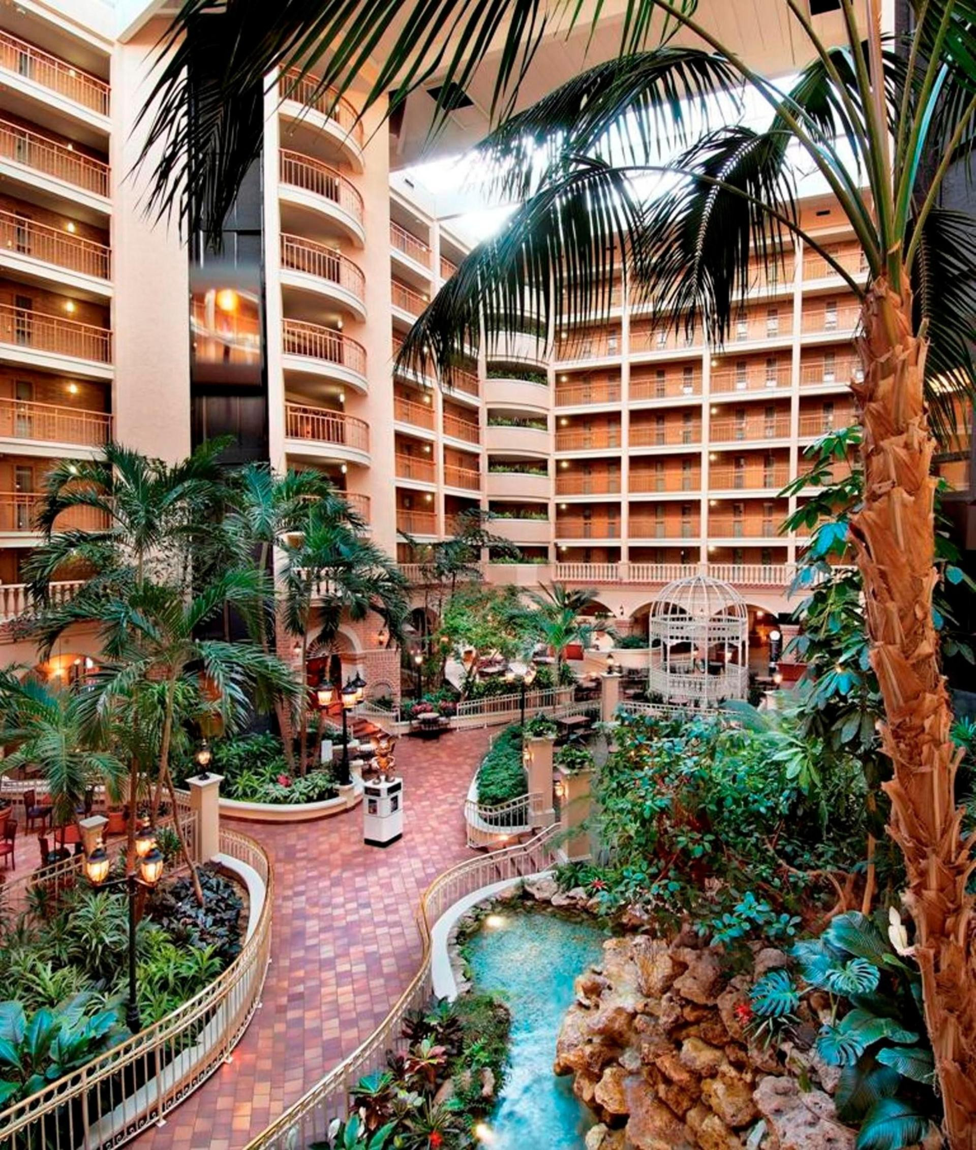 Vista Exterior Embassy Suites by Hilton Orlando International Dr Conv Ctr