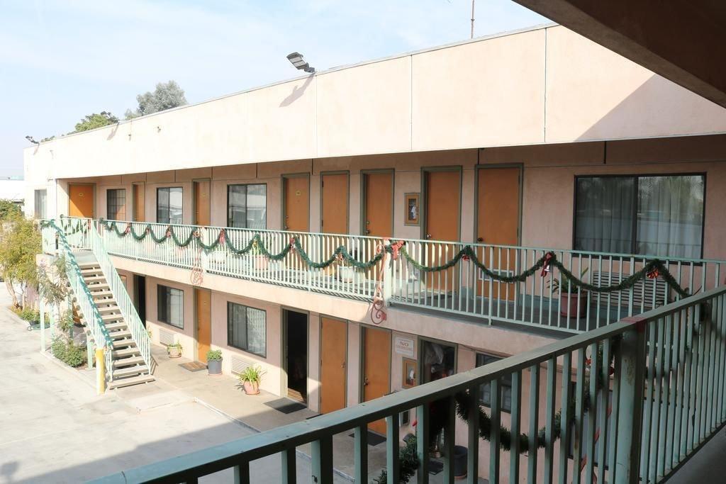 Vista Exterior Four Corners motel