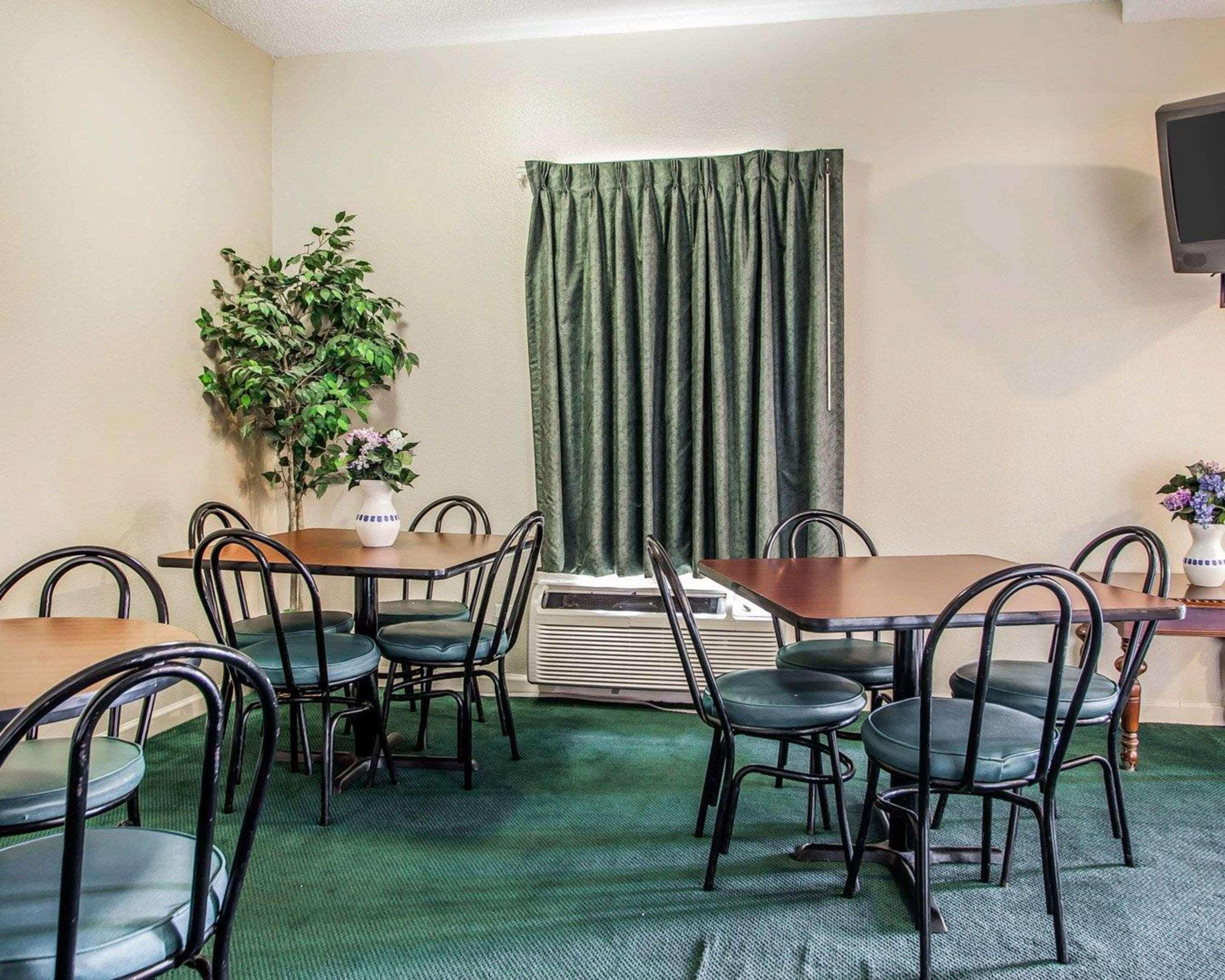 Restaurant Econo Lodge  Inn & Suites Granite City