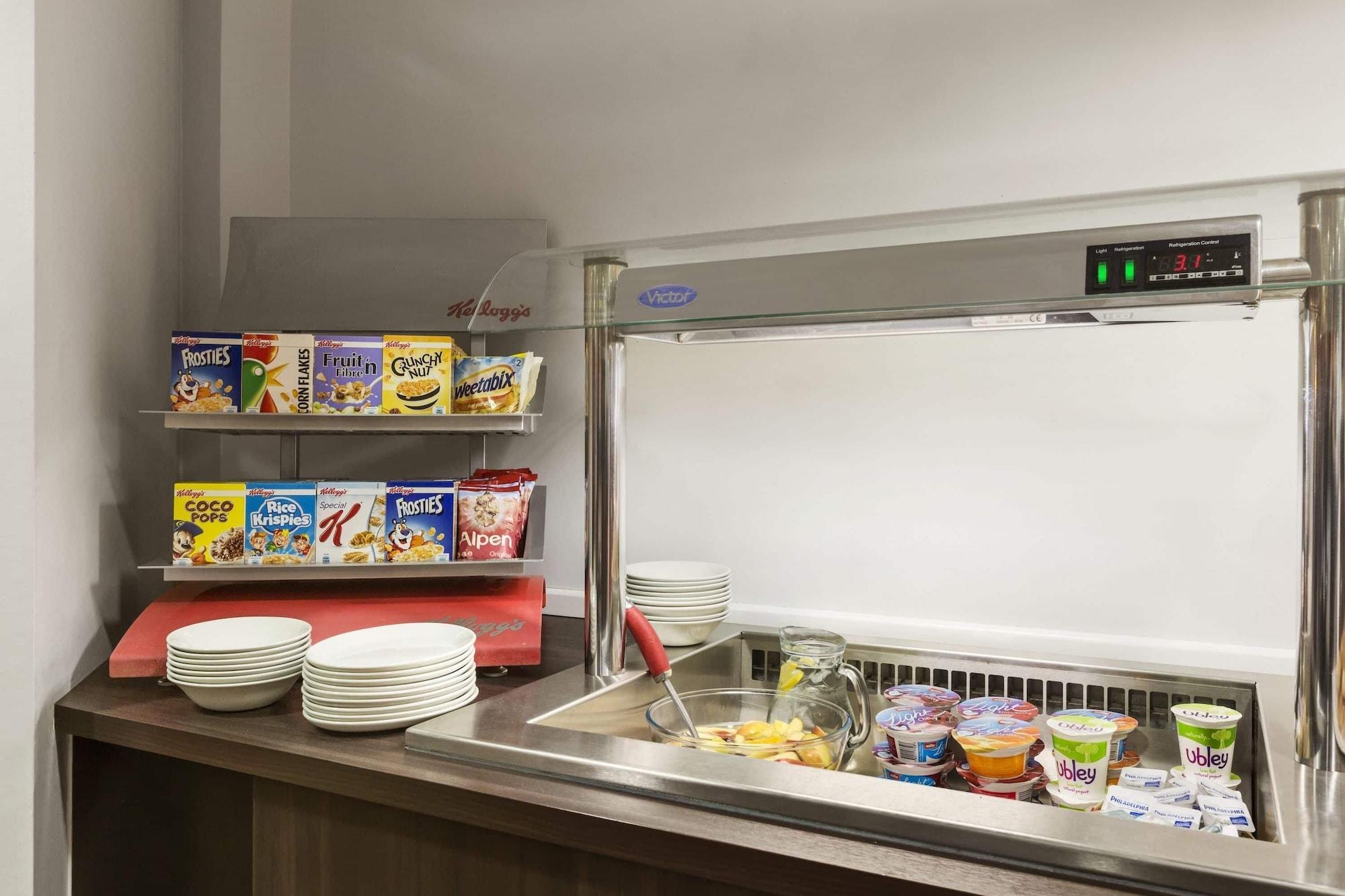 Comodidades del Alojamiento Ramada by Wyndham London Stansted Airport