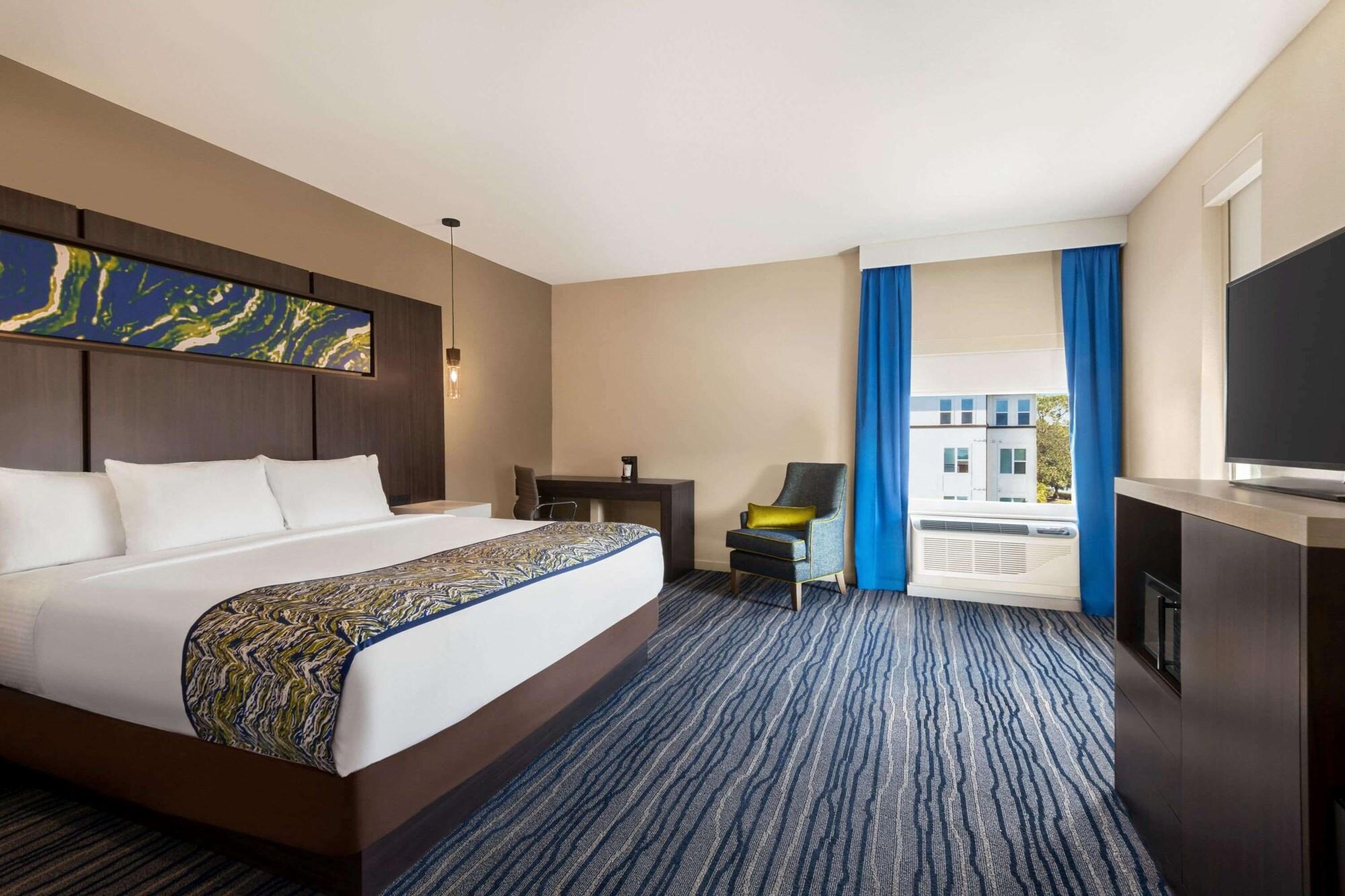Habitación La Quinta Inn & Suites by Wyndham Orlando - IDrive Theme Parks